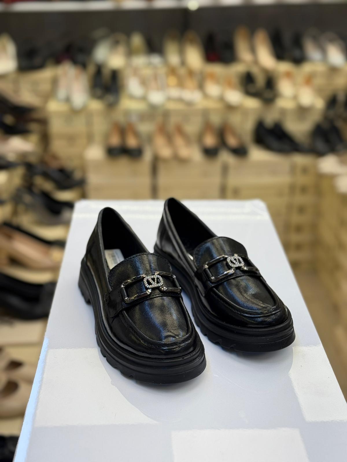 Kırışık Poli Taban Oval G Toka Loafer