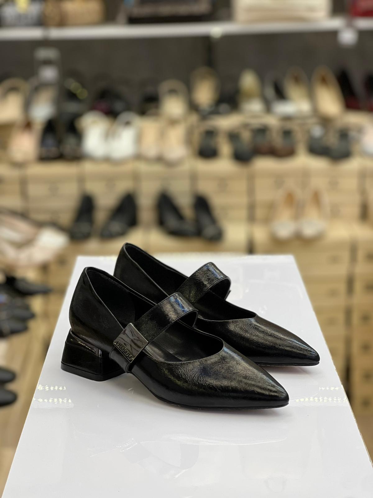 Kısa G.Topuk Kırışık Deri Tokalı Babet