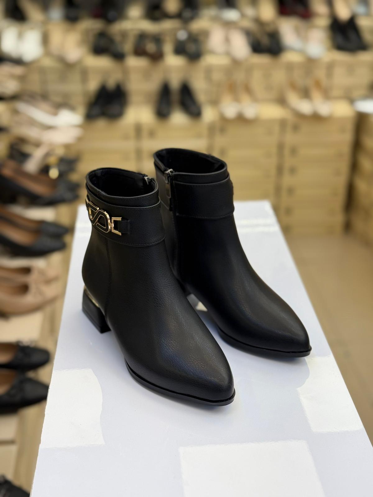 Kısa Topuk Rahat Topuklu Bot CC05-SYH