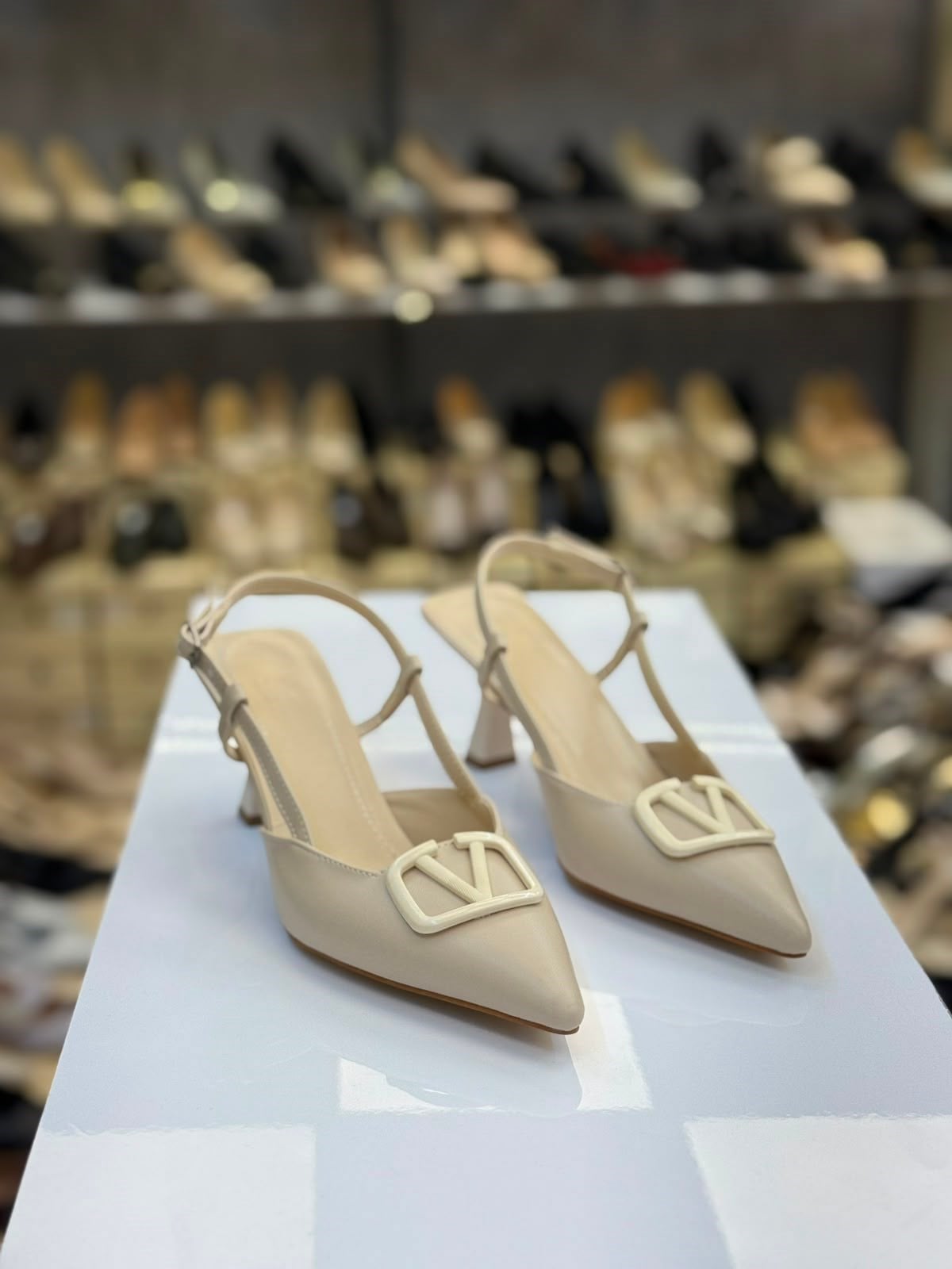 Krem Nişan Davet ve Günlük Kullanıma Uygun Tokalı Stiletto CC