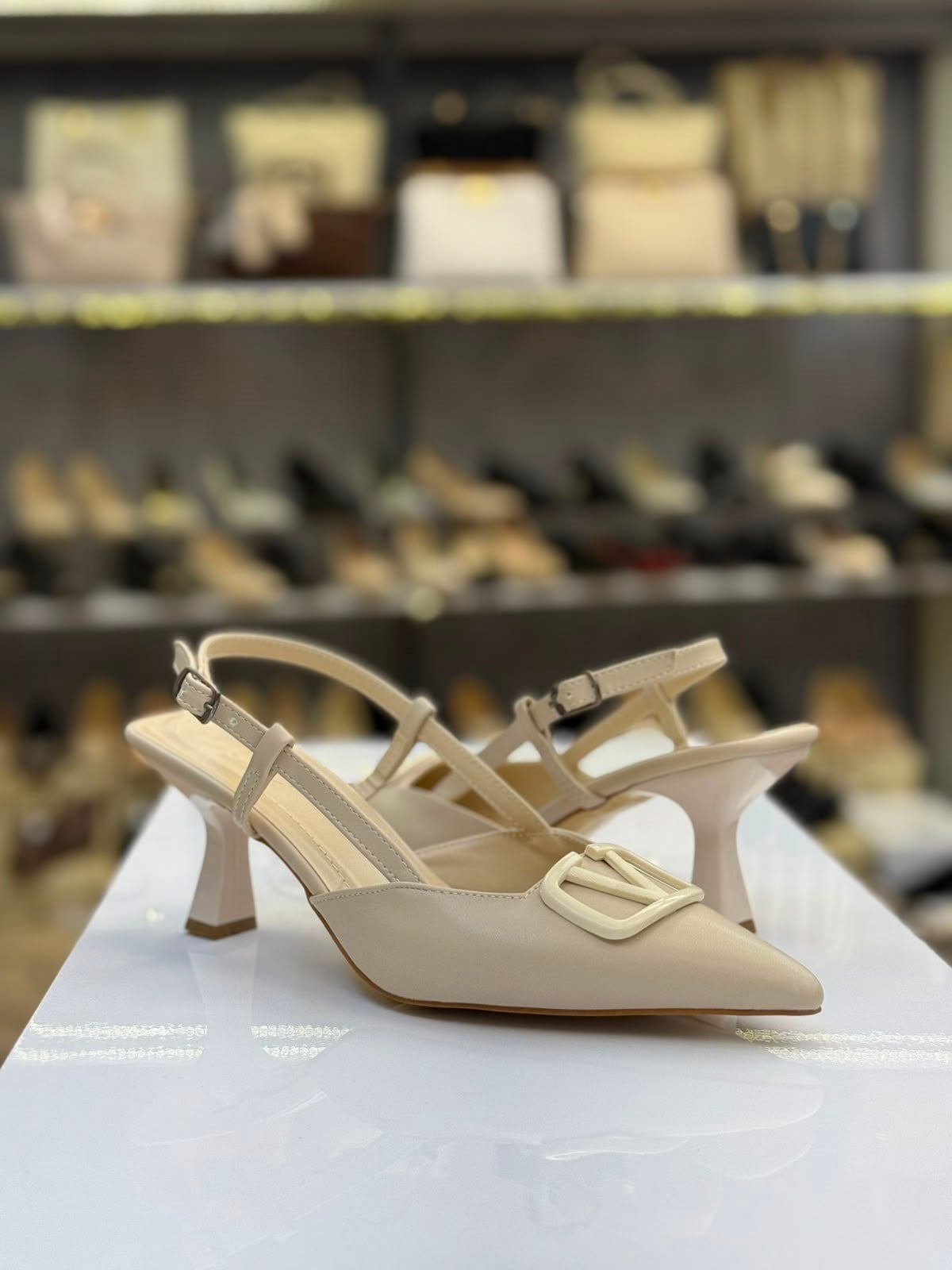 Krem Nişan Davet ve Günlük Kullanıma Uygun Tokalı Stiletto CC