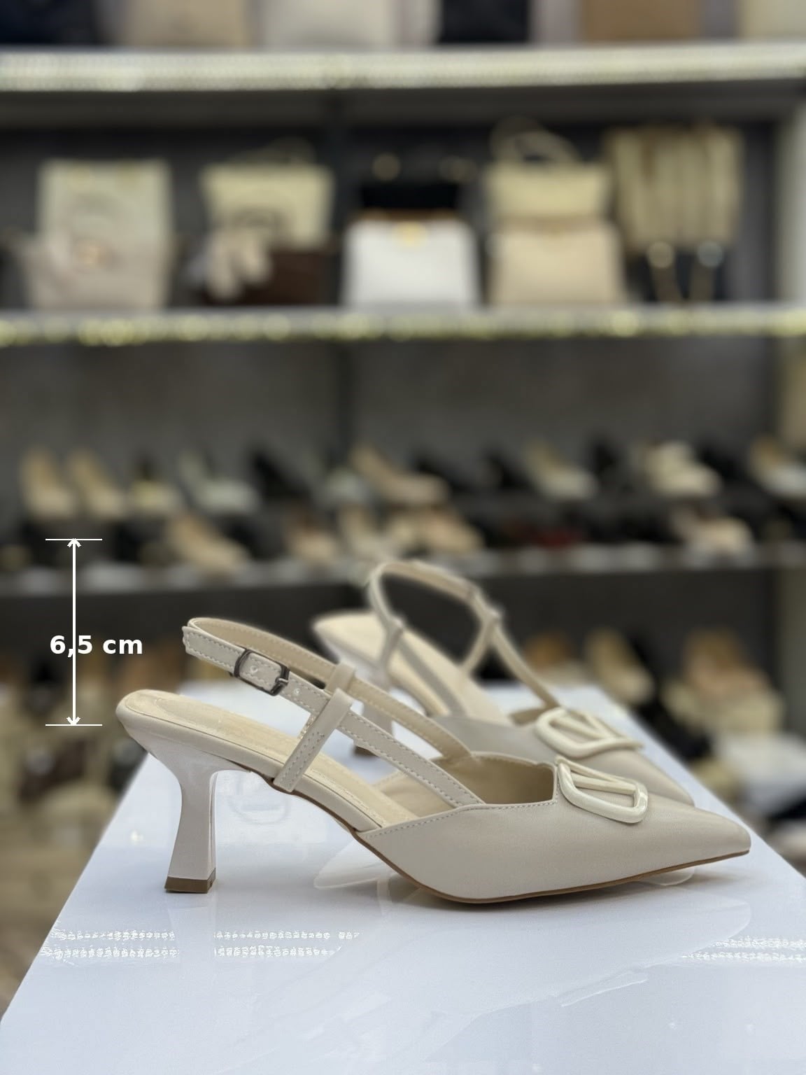 Krem Nişan Davet ve Günlük Kullanıma Uygun Tokalı Stiletto CC