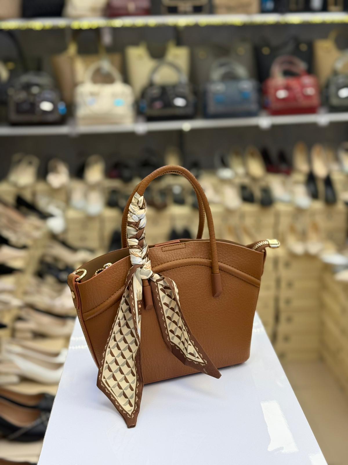 Kriste Bell Taba El Omuz Çantası İthal