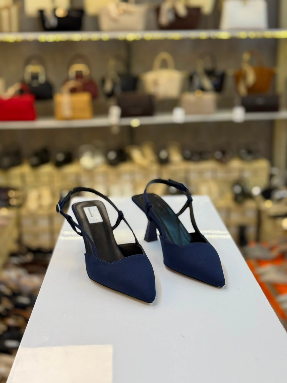 Lacivert Saten Sivri Burun Arkası Açık Kadın Stiletto