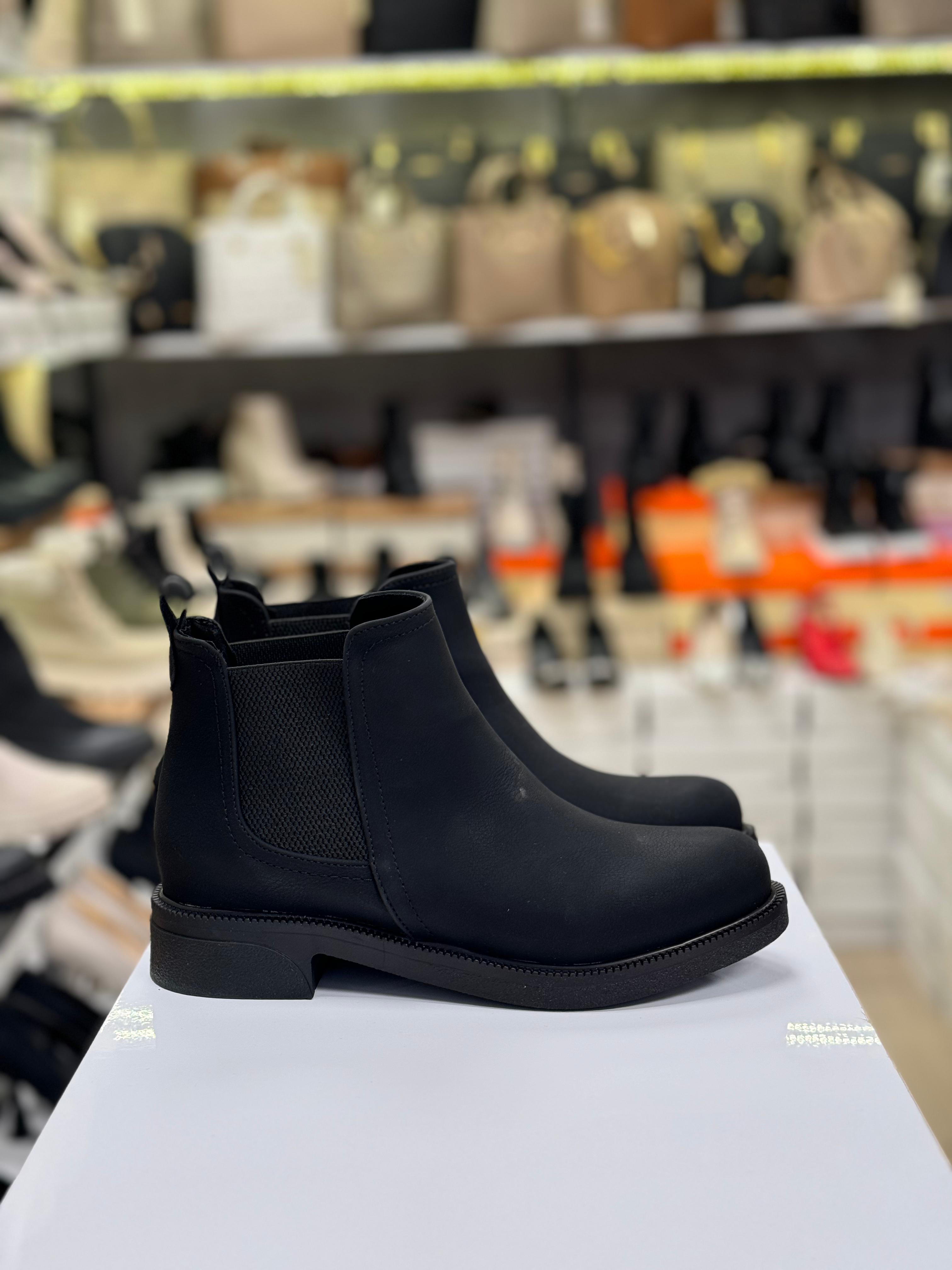 Lastikli Siyah Zümrüt Kaymaz Taban Bot