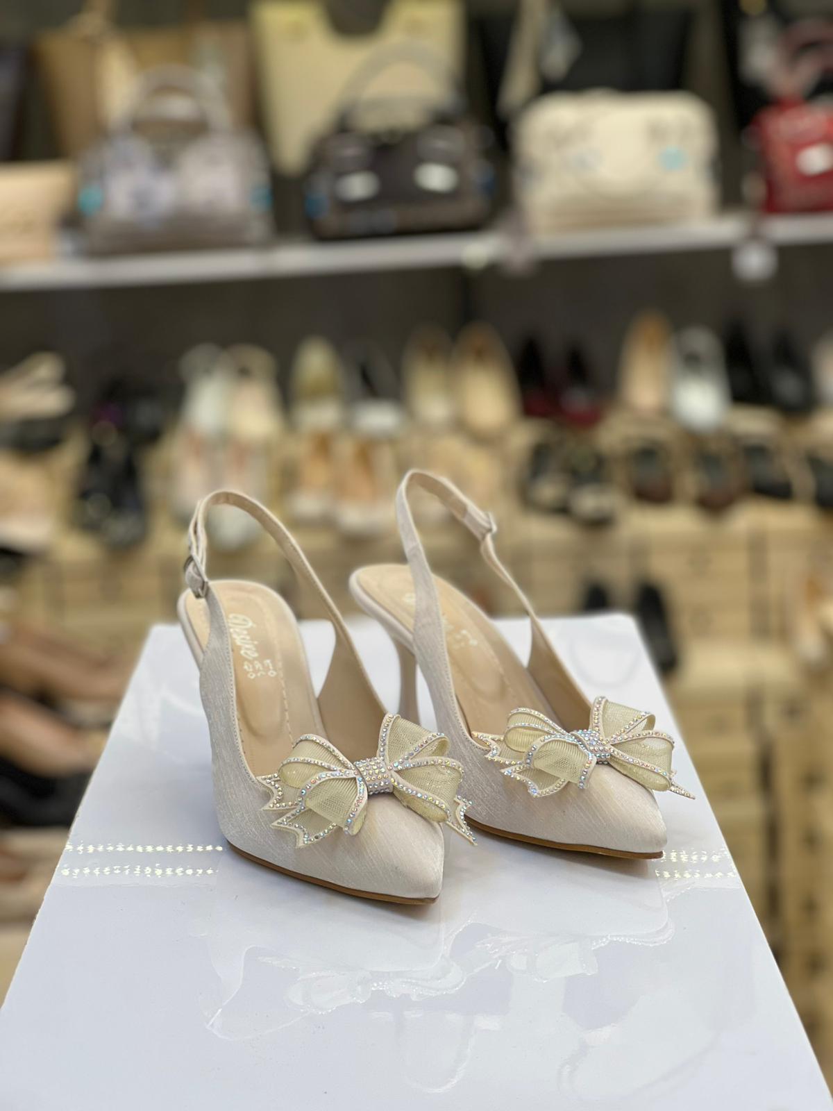 Önü Fiyonklu Rahat Stiletto Ten