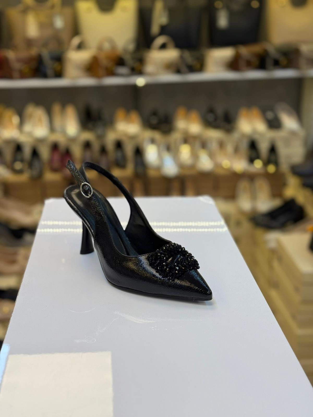 Önü Taşlı Arkası Açık Siyah Stiletto