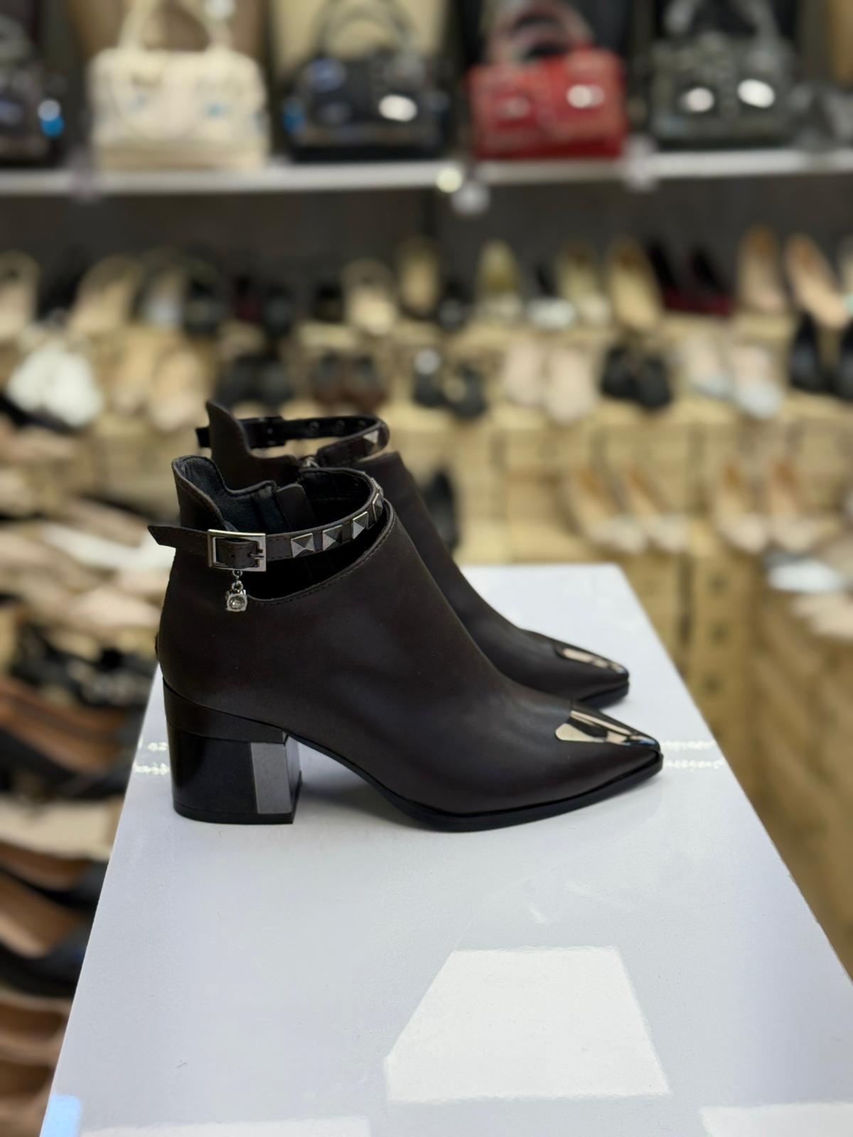 Özel Seri Bilek Kapsül Detaylı Kadın Bot Kriste Bell