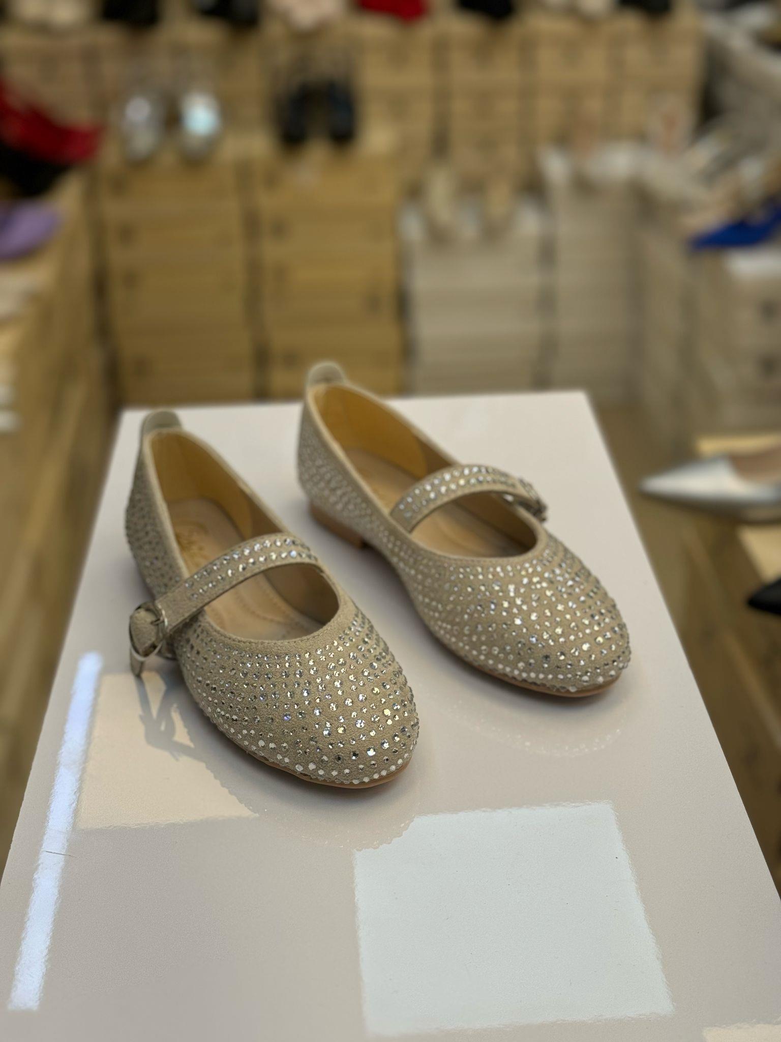 Rahat Kadın Günlük Taş Detaylı Yuvarlak Burun Babet