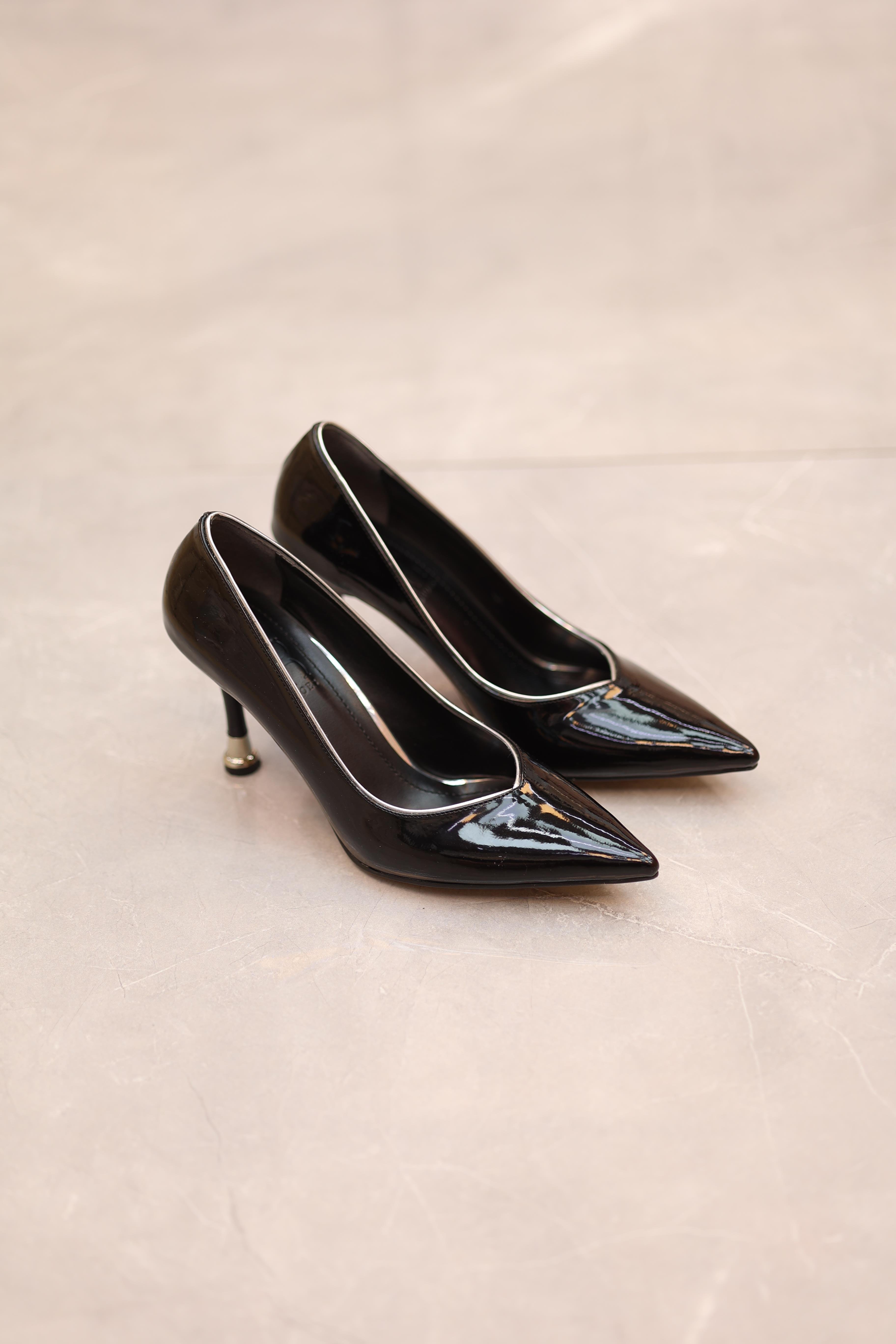 Rugan Gümüş Detaylı Rugan Stiletto