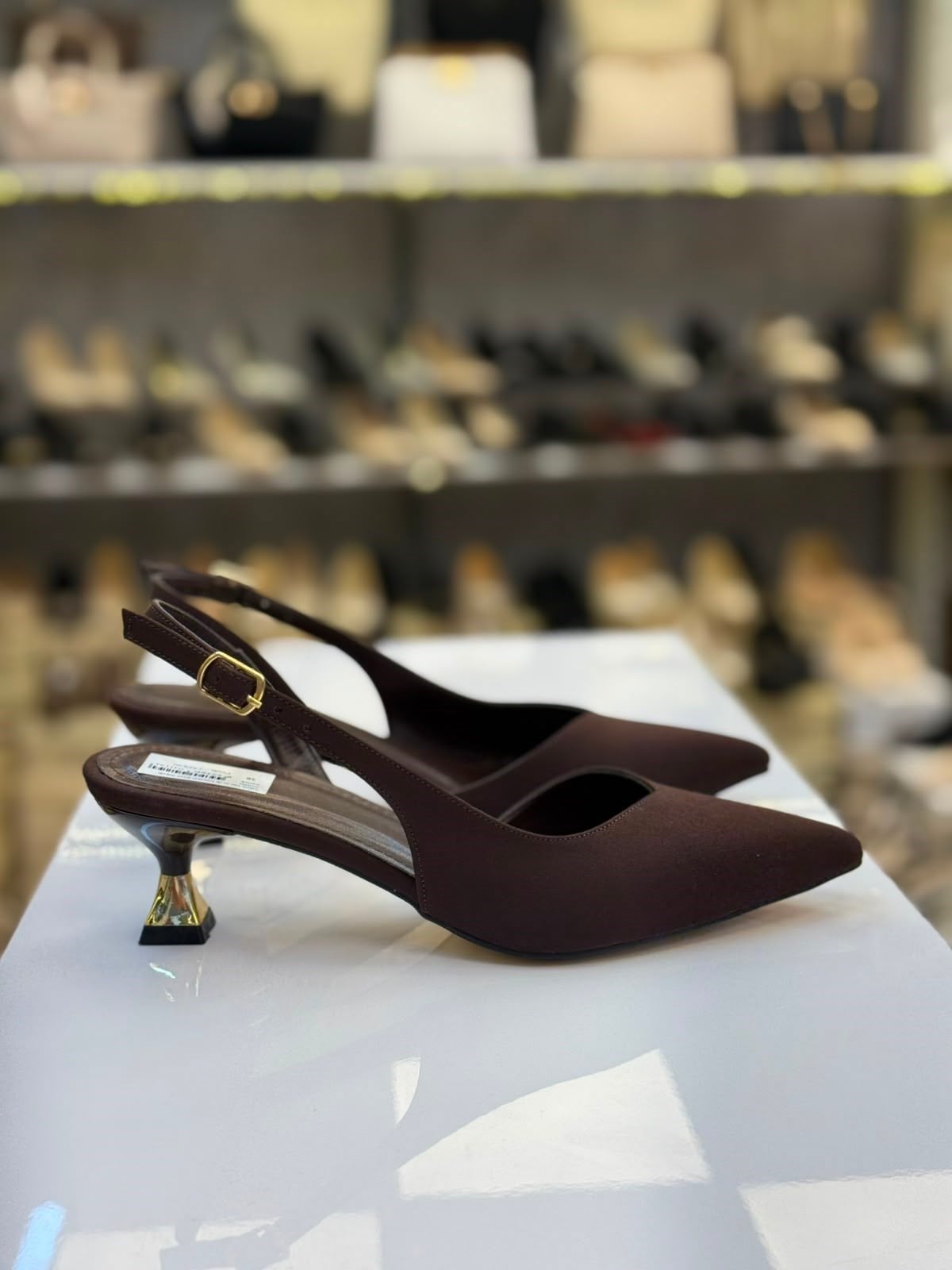 Saten Yan Açık Detaylı Kısa Topuk Stiletto Kahve