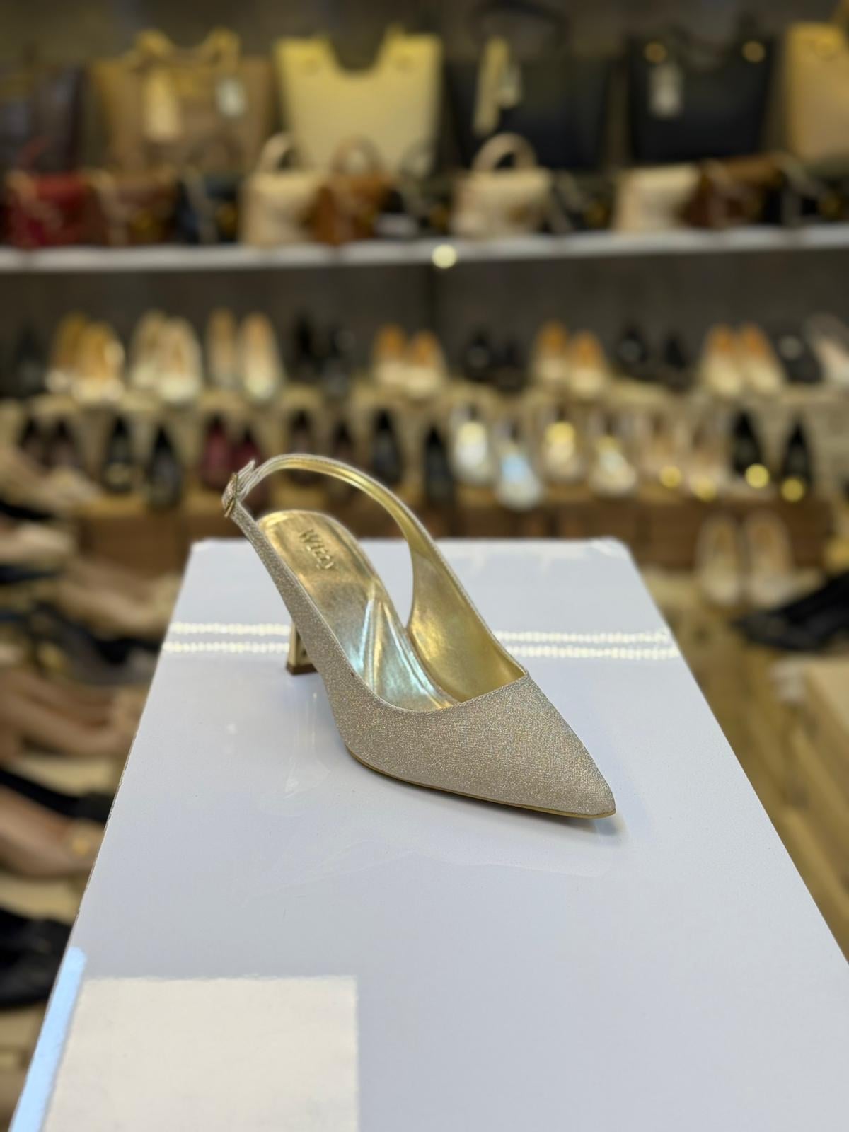 Simli Gold Stiletto Arkası Açık