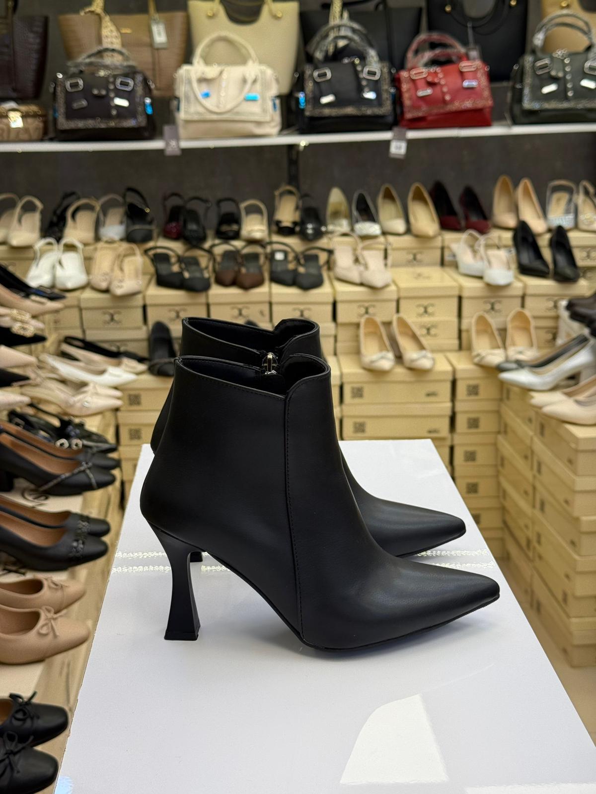 Sivri Burun Kadeh Topuk Rahat Bot