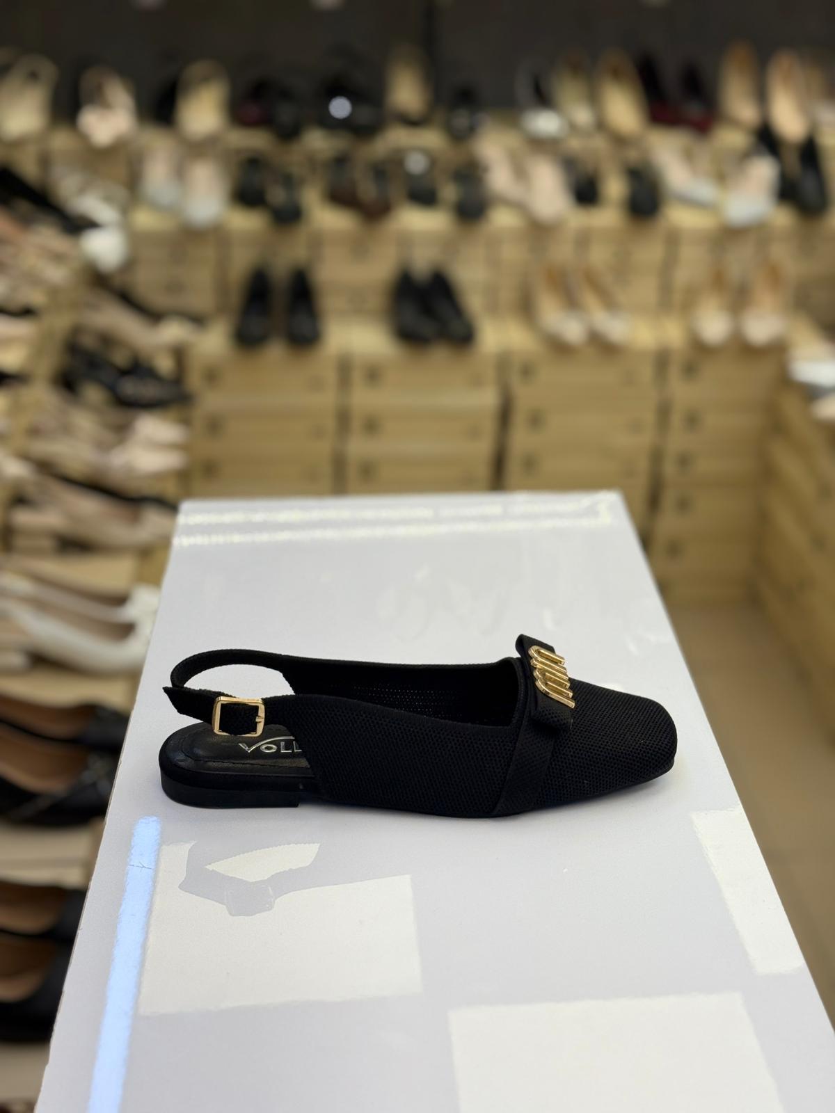 Siyah Kare Burun Arka Açık Babet