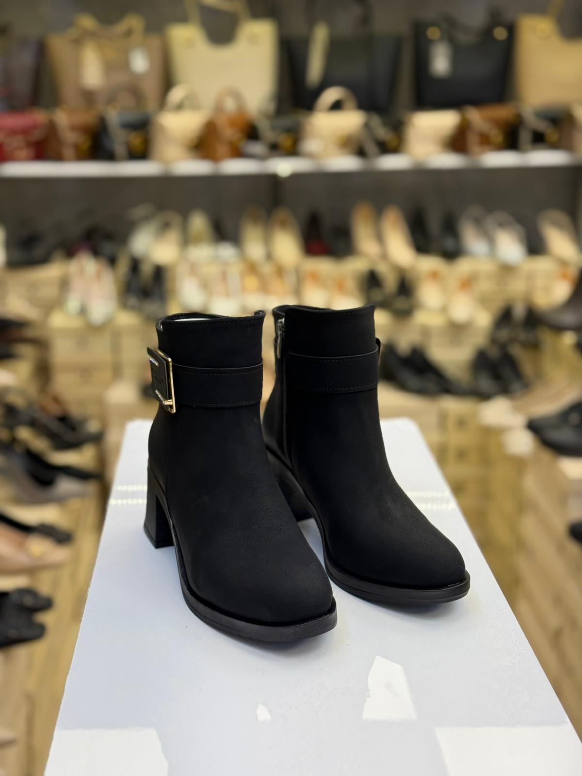 Siyah Topuklu Bot Zümrüt Malzeme