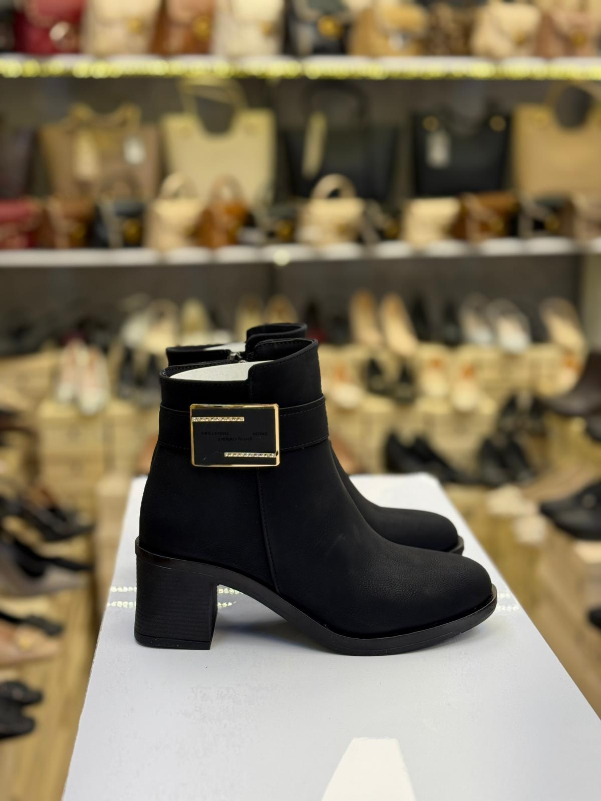 Siyah Topuklu Bot Zümrüt Malzeme