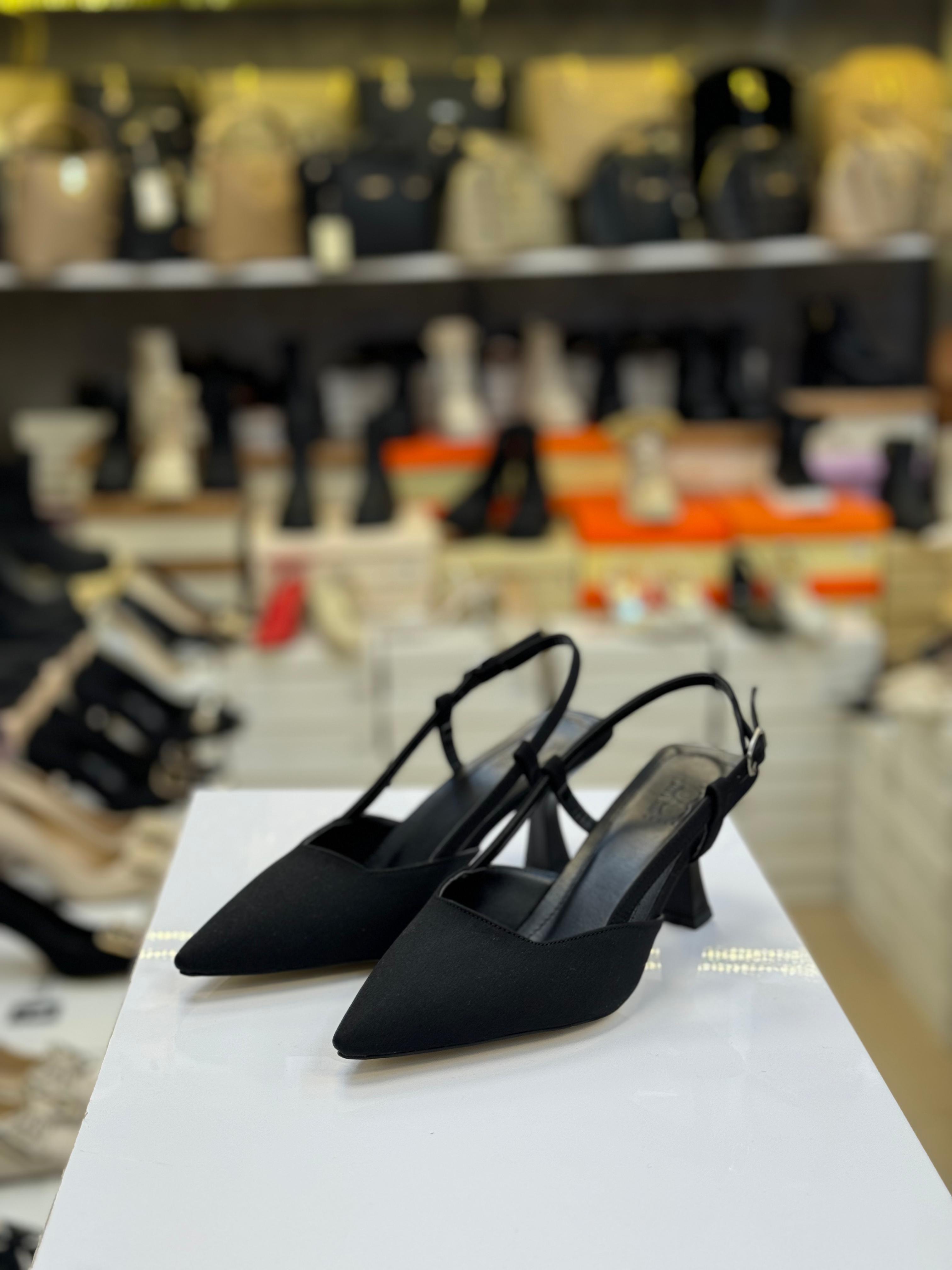 Siyah Zara Malzeme Arkası Açık Kısa Topuk Stiletto