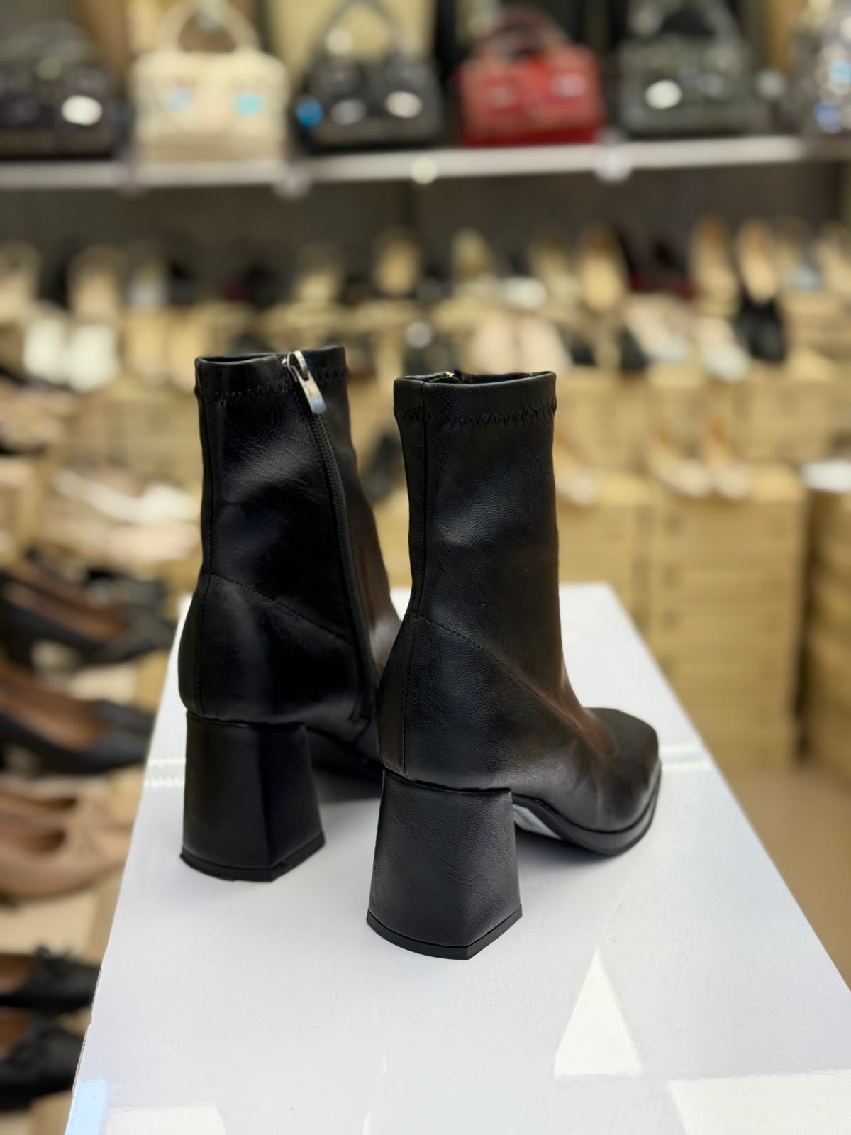 Streç Sade Kadın Bot Siyah CC10-SYH