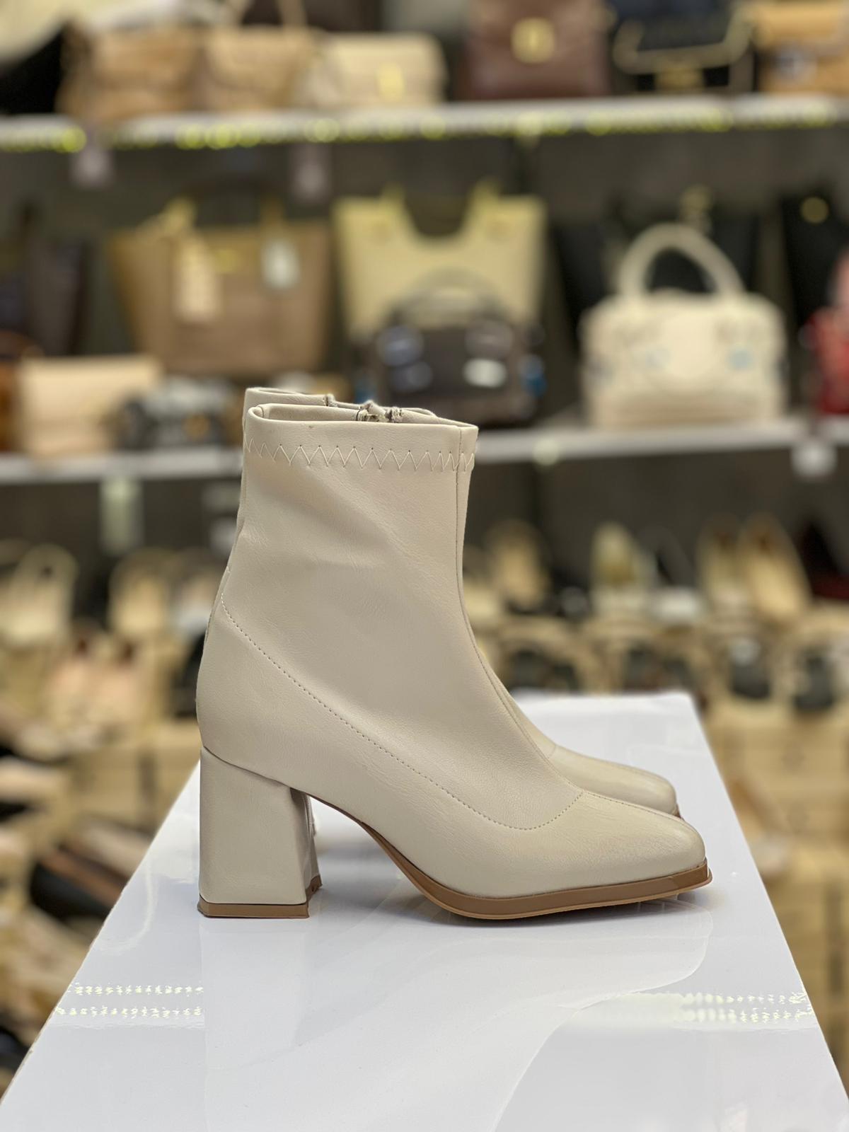 Streç Ten Rengi Topuklu Bot