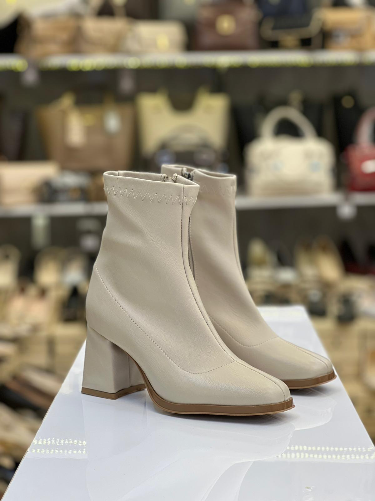 Streç Ten Rengi Topuklu Bot