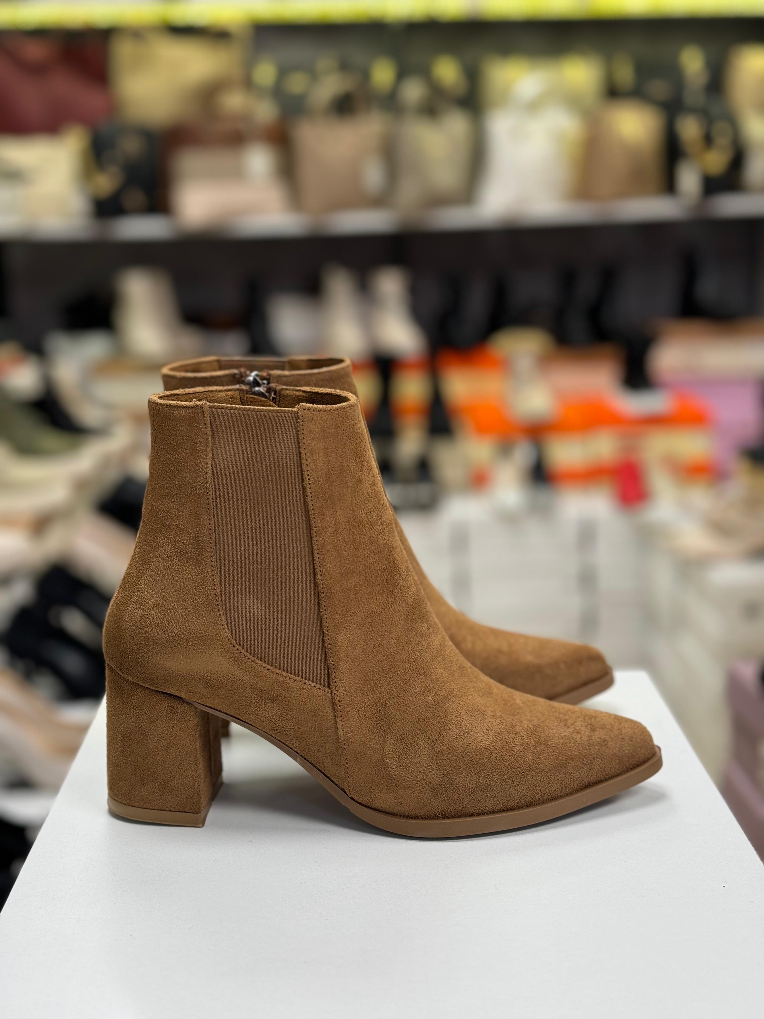 Taba Süet Topuklu Lastikli Kadın Bot