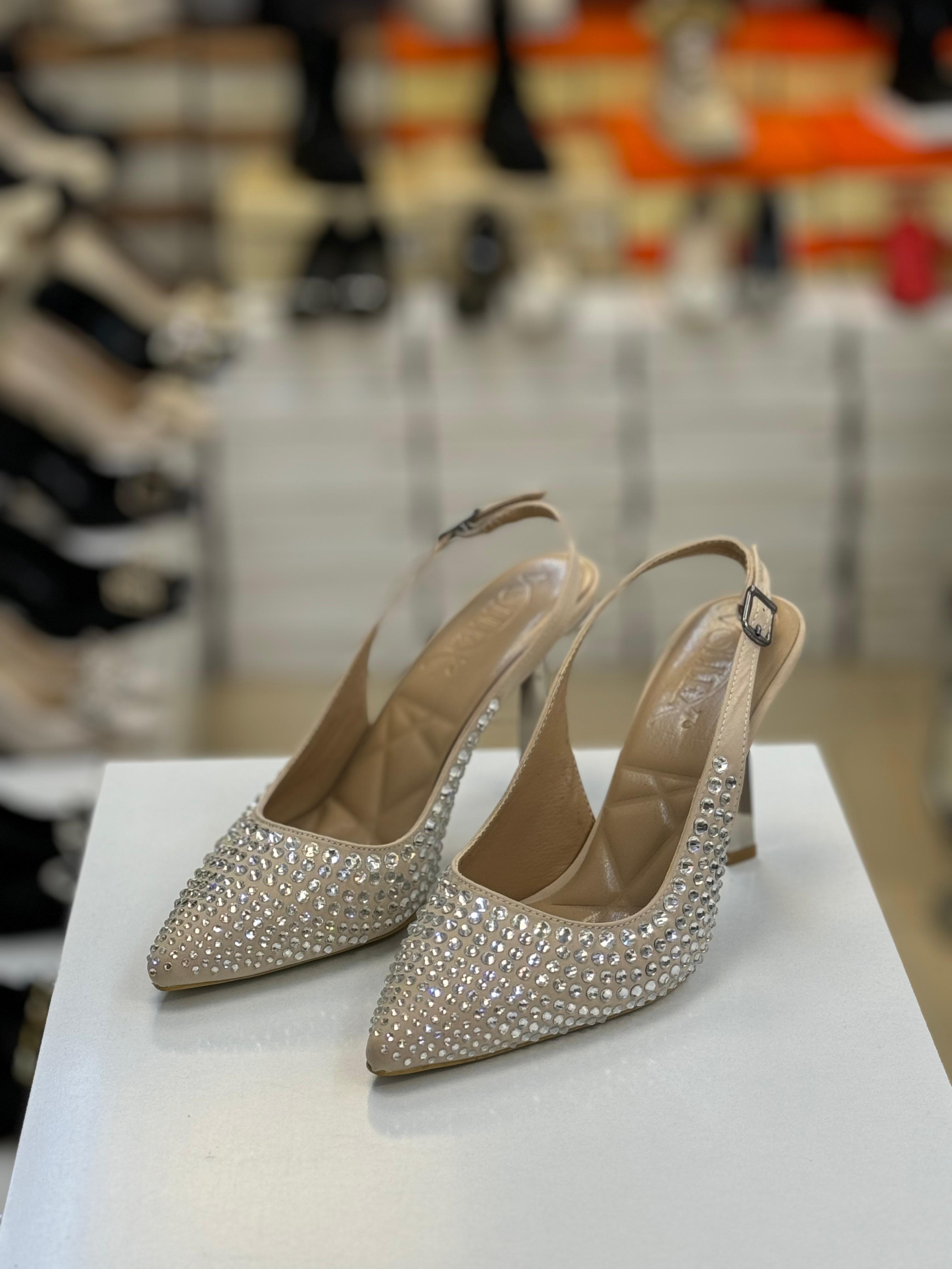 Taşlı Topuklu Arkası Açık Şık Ten Ayakkabı