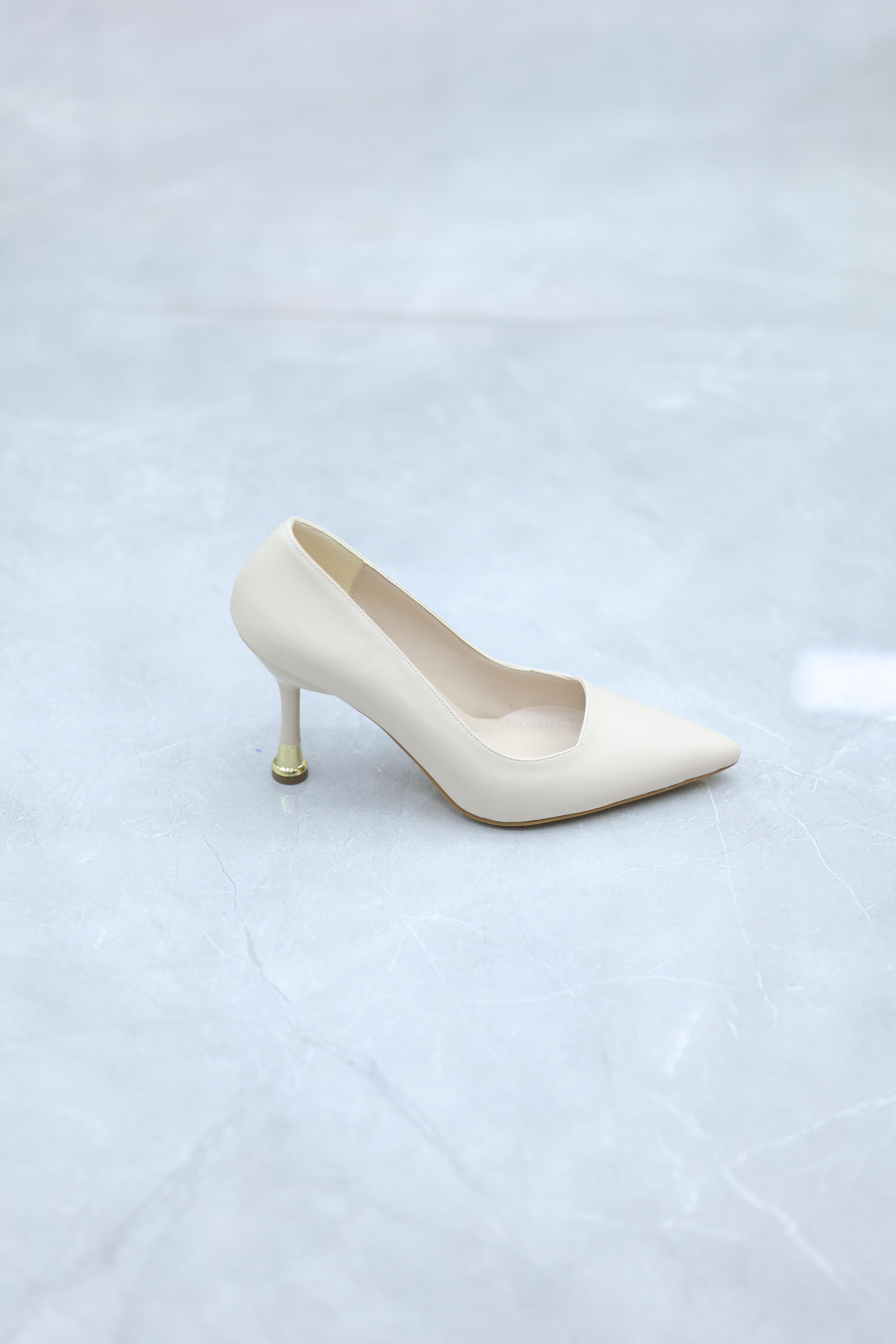 Topuk Detaylı Ten Rengi Stiletto