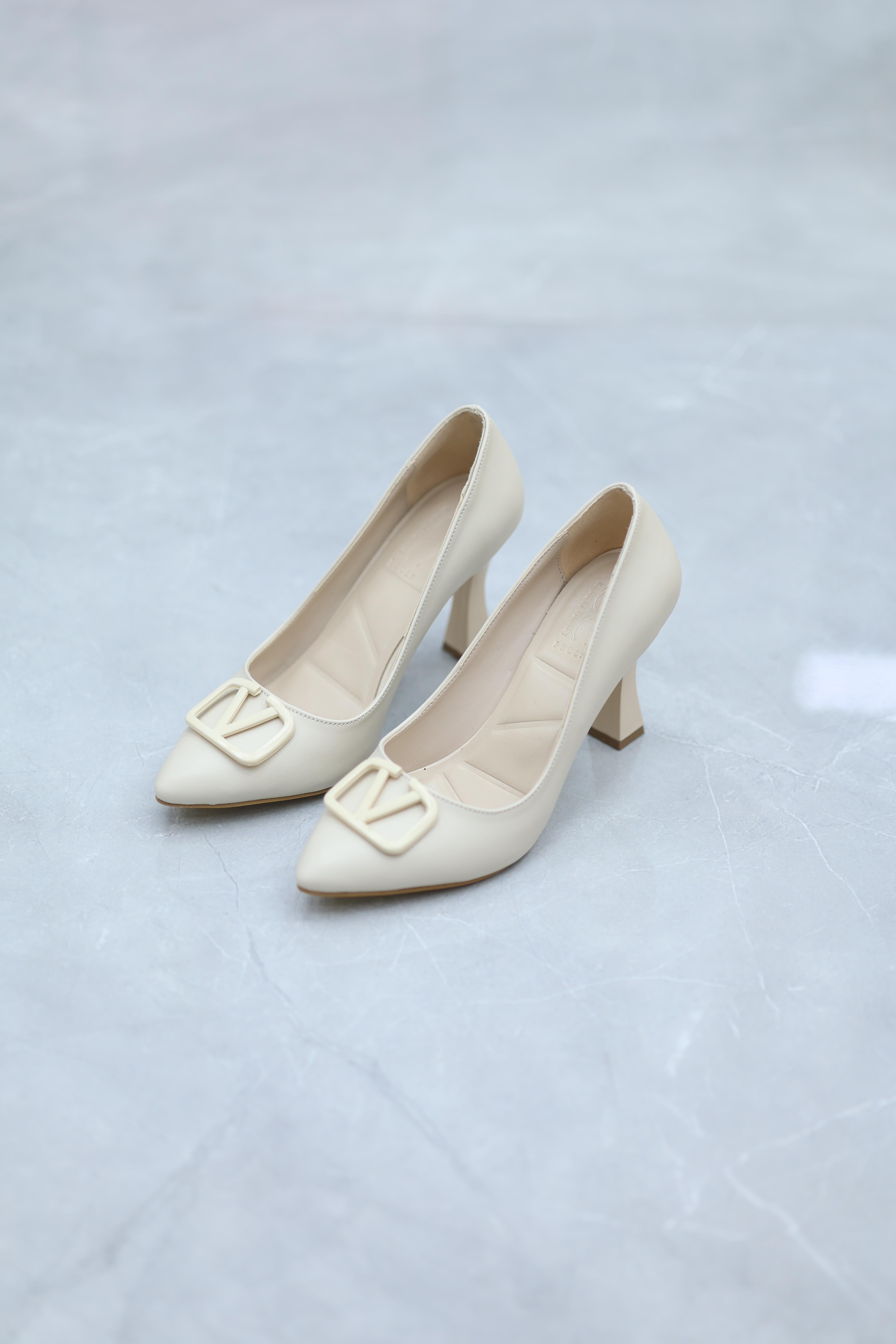 V Toka Topuklu Ayakkabı