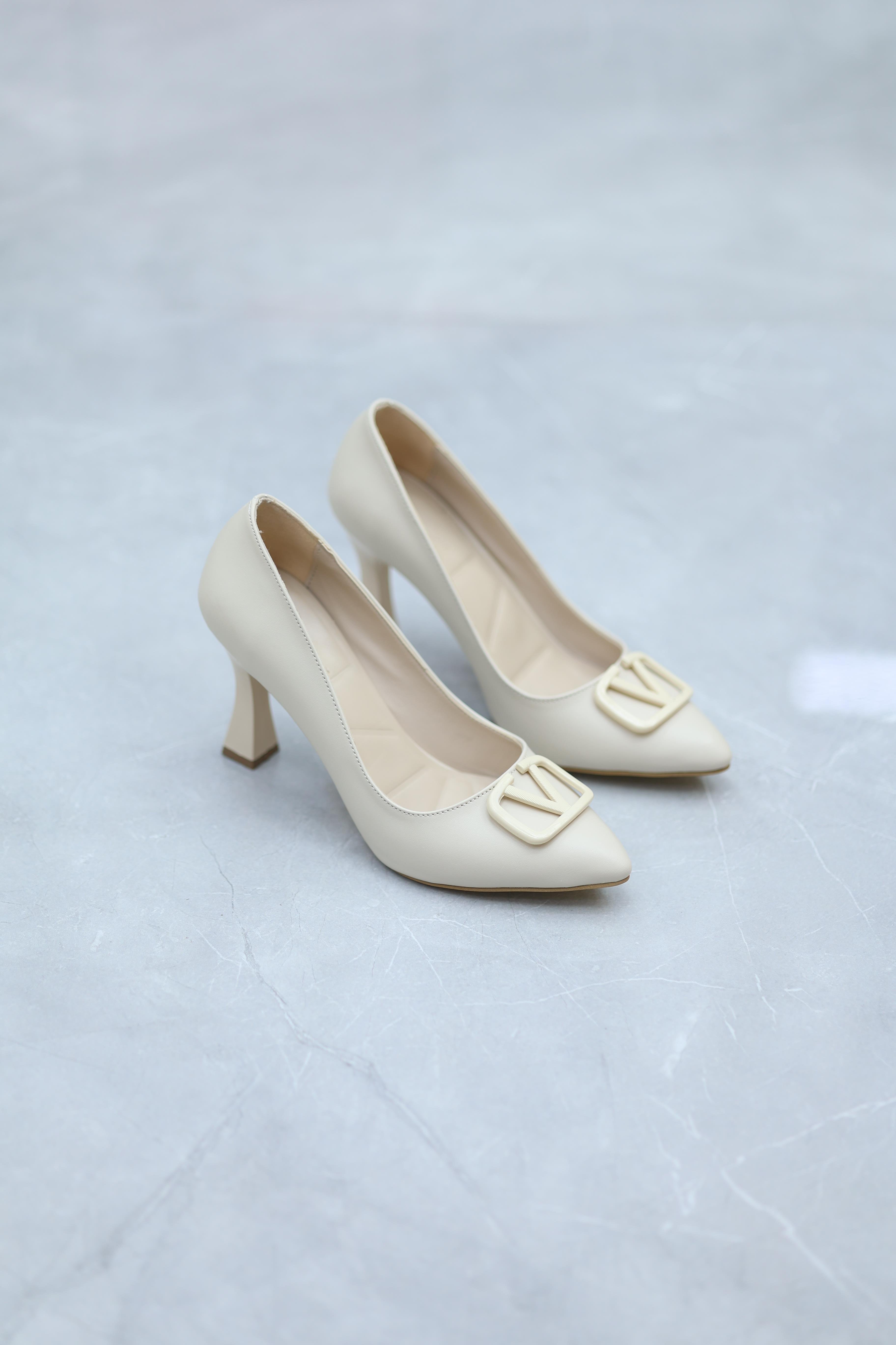 V Toka Topuklu Ayakkabı