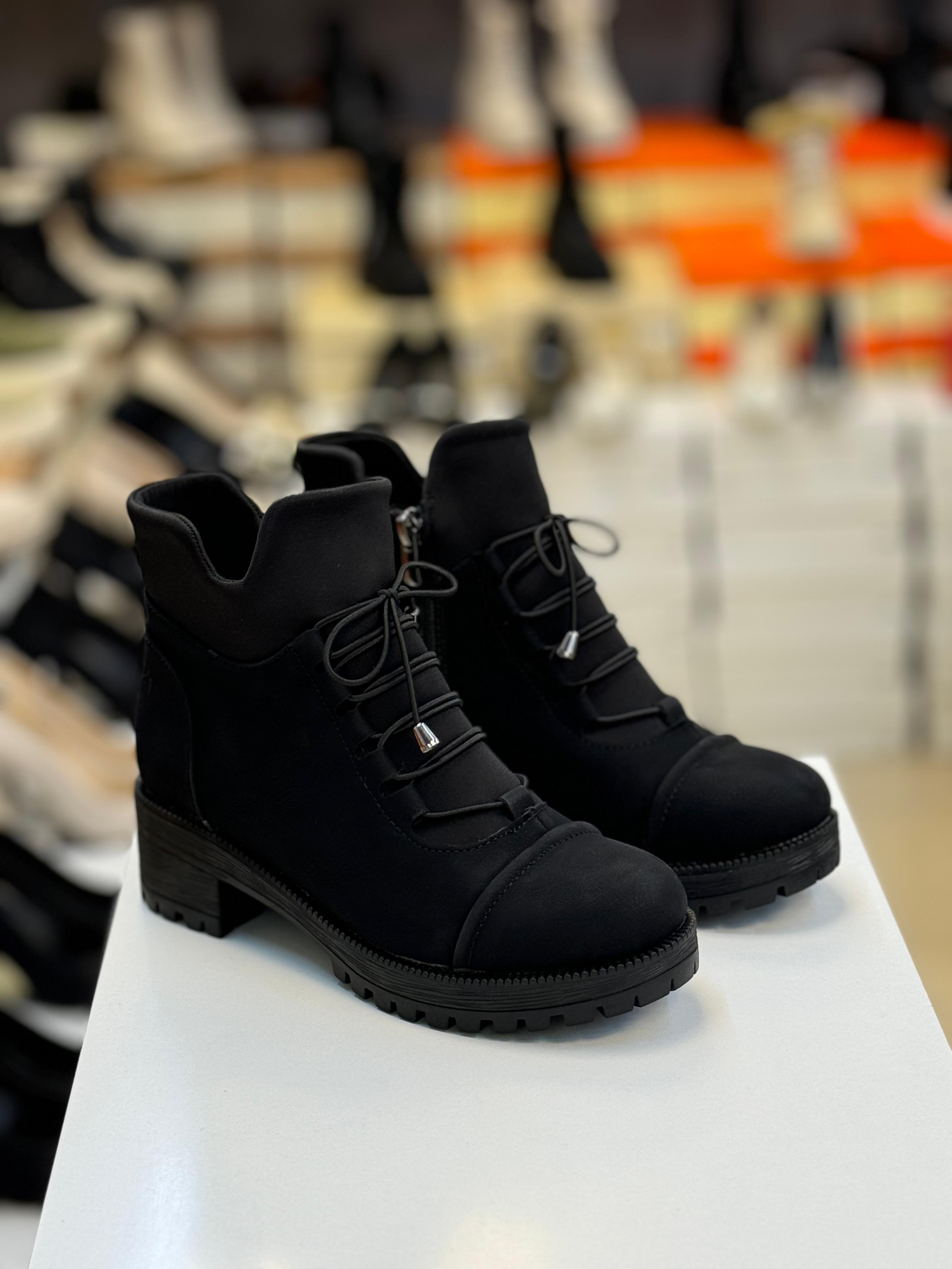 Zümrüt Malzeme Üşütmez Kaymaz Taban Kadın Bot