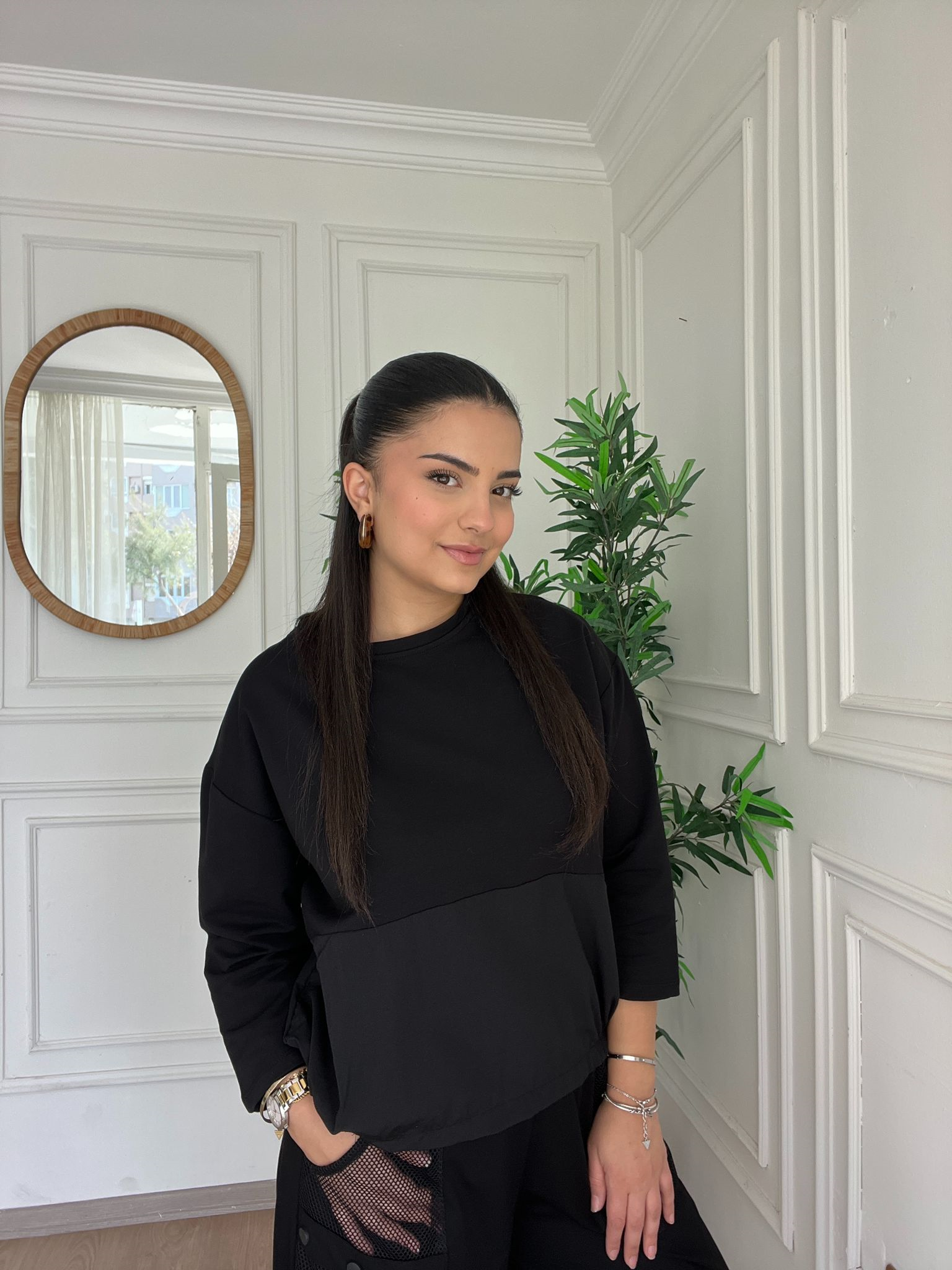 Arkası Düğme Detaylı Sweatshirt Siyah