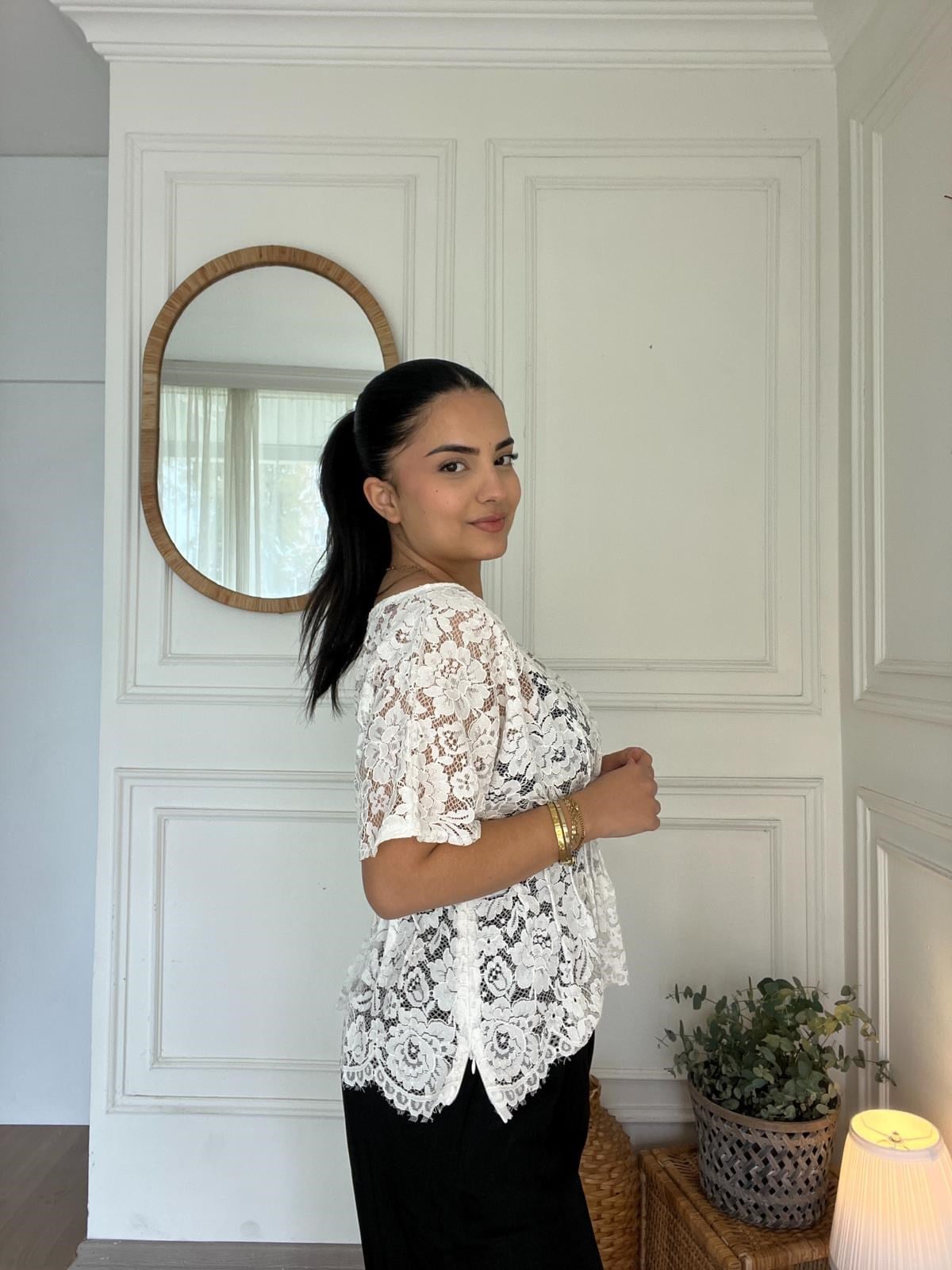 Belden Drape Detaylı Yanı Fermuarlı Dantel Bluz Beyaz