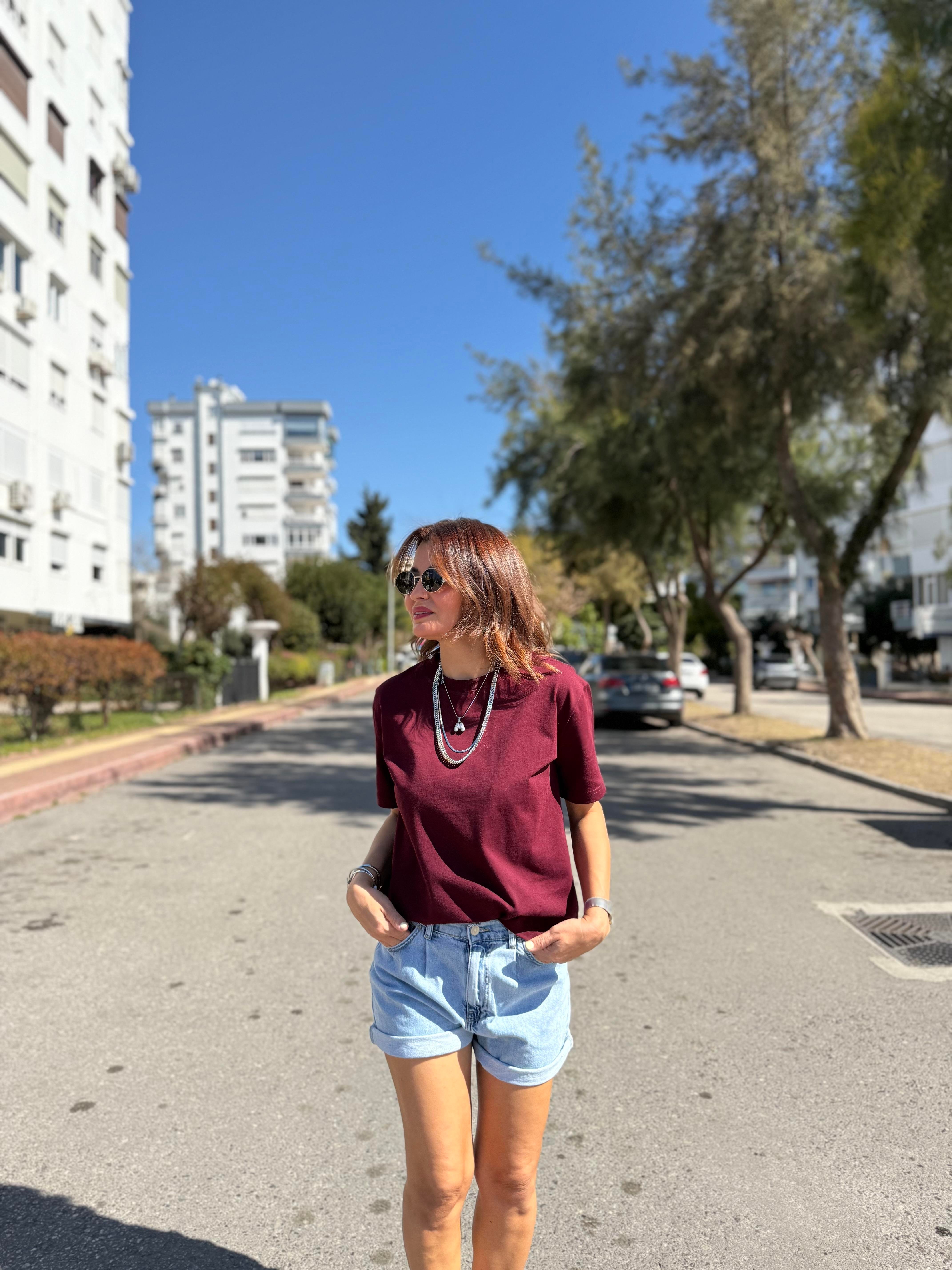 Dekoratif Dikişli Bisiklet Yaka Tişört Bordo