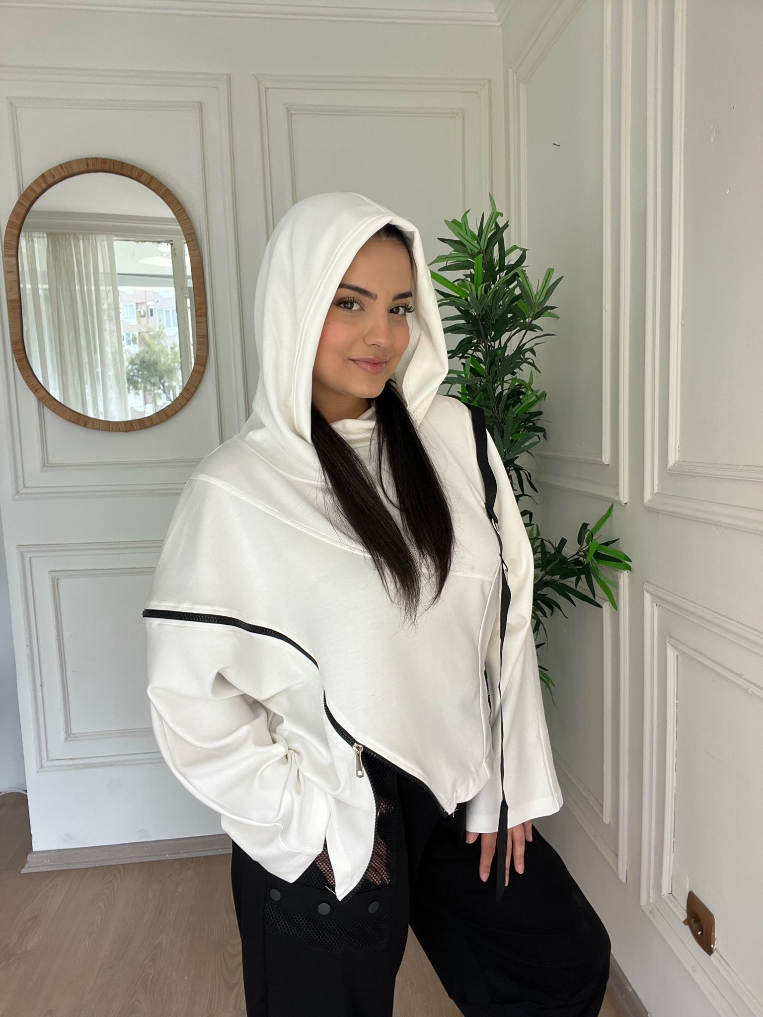 Fermuar Detaylı Kapüşonlu Sweatshirt Beyaz