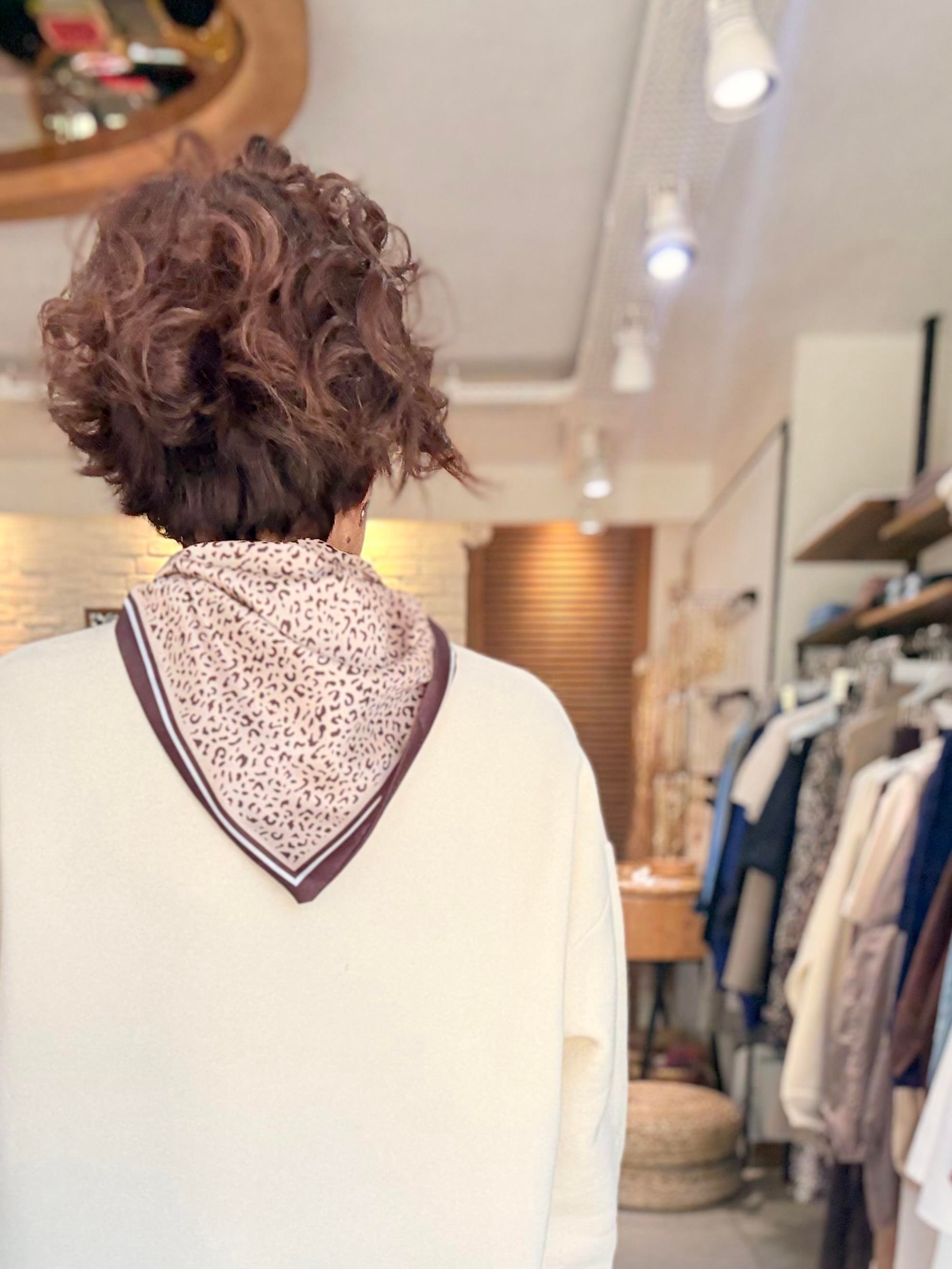 Fular Detay Sweatshirt Bej