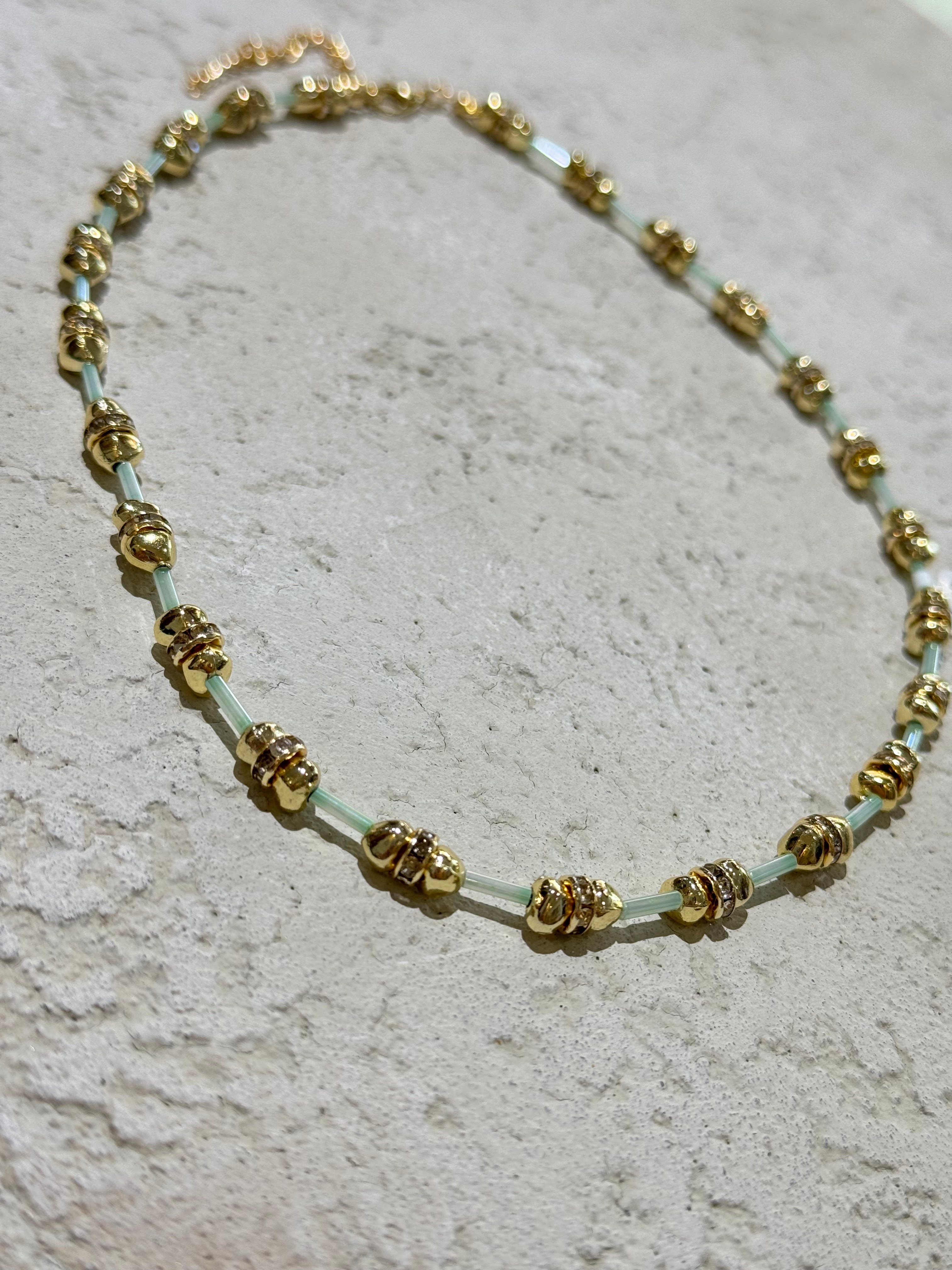 Gold Taşlı Bodrum Kolye