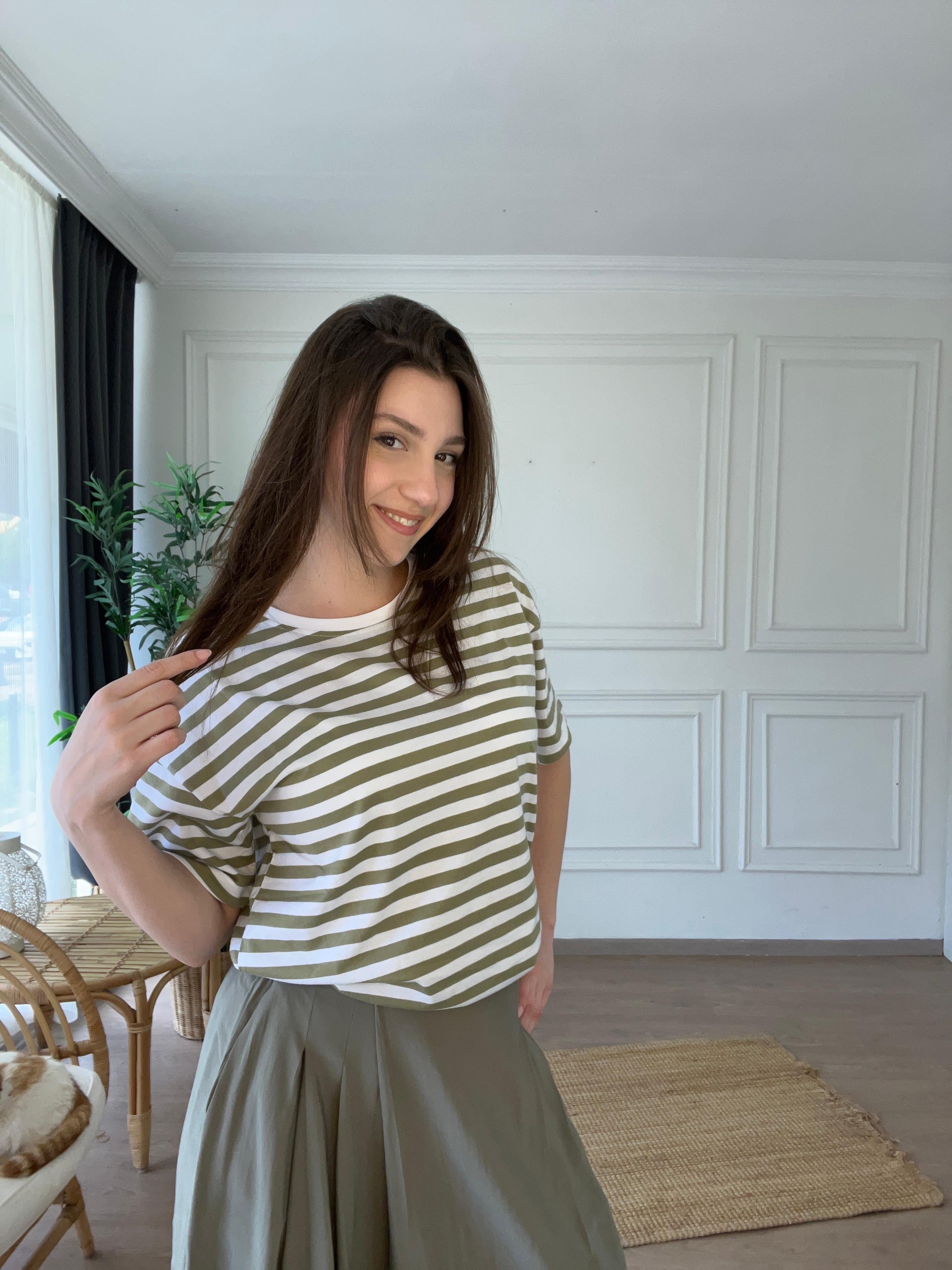 Haki Çizgili T-Shirt