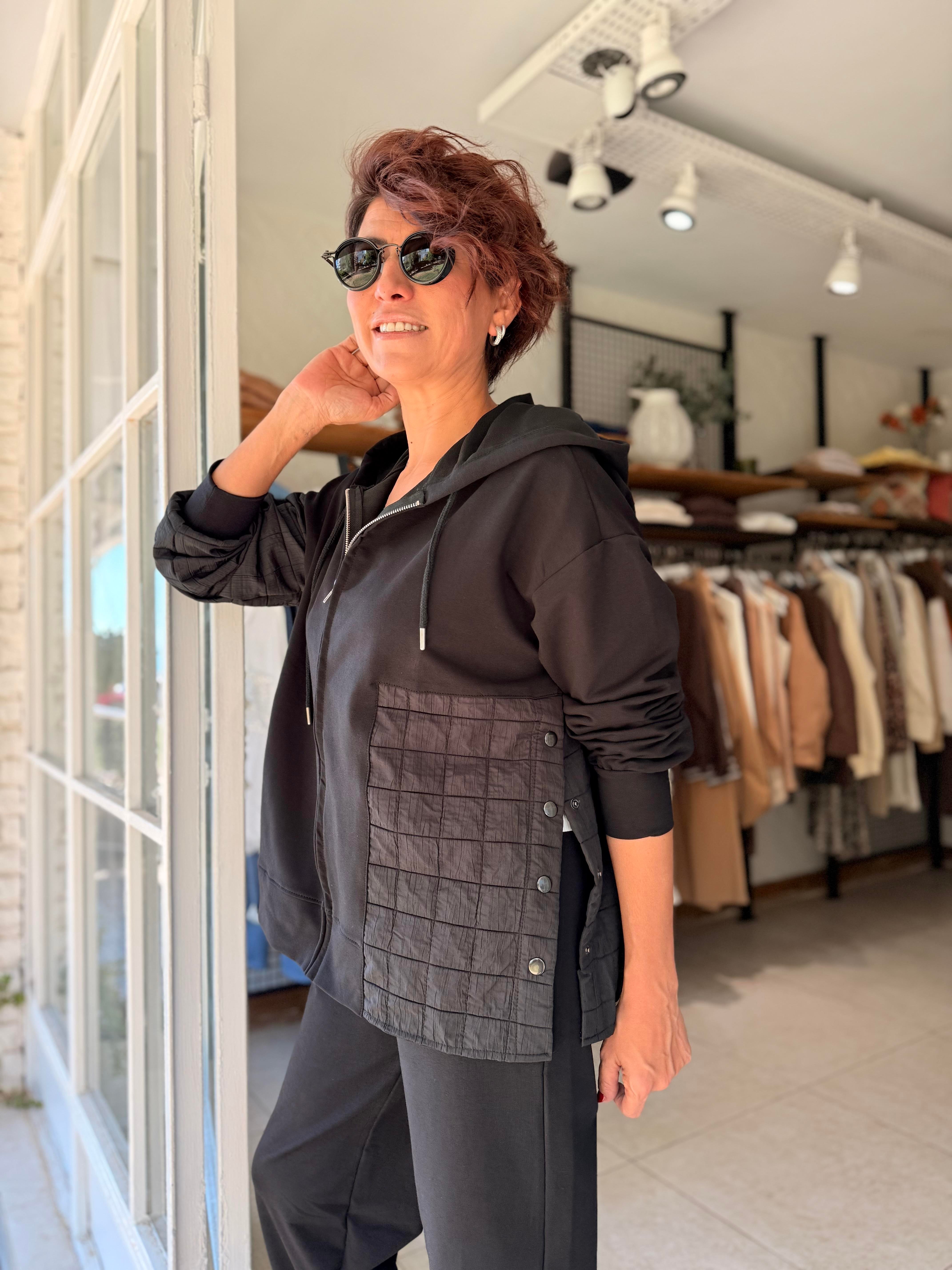 Kapitone Detay Çıtçıtlu Kapüşonlu Sweatshirt Siyah