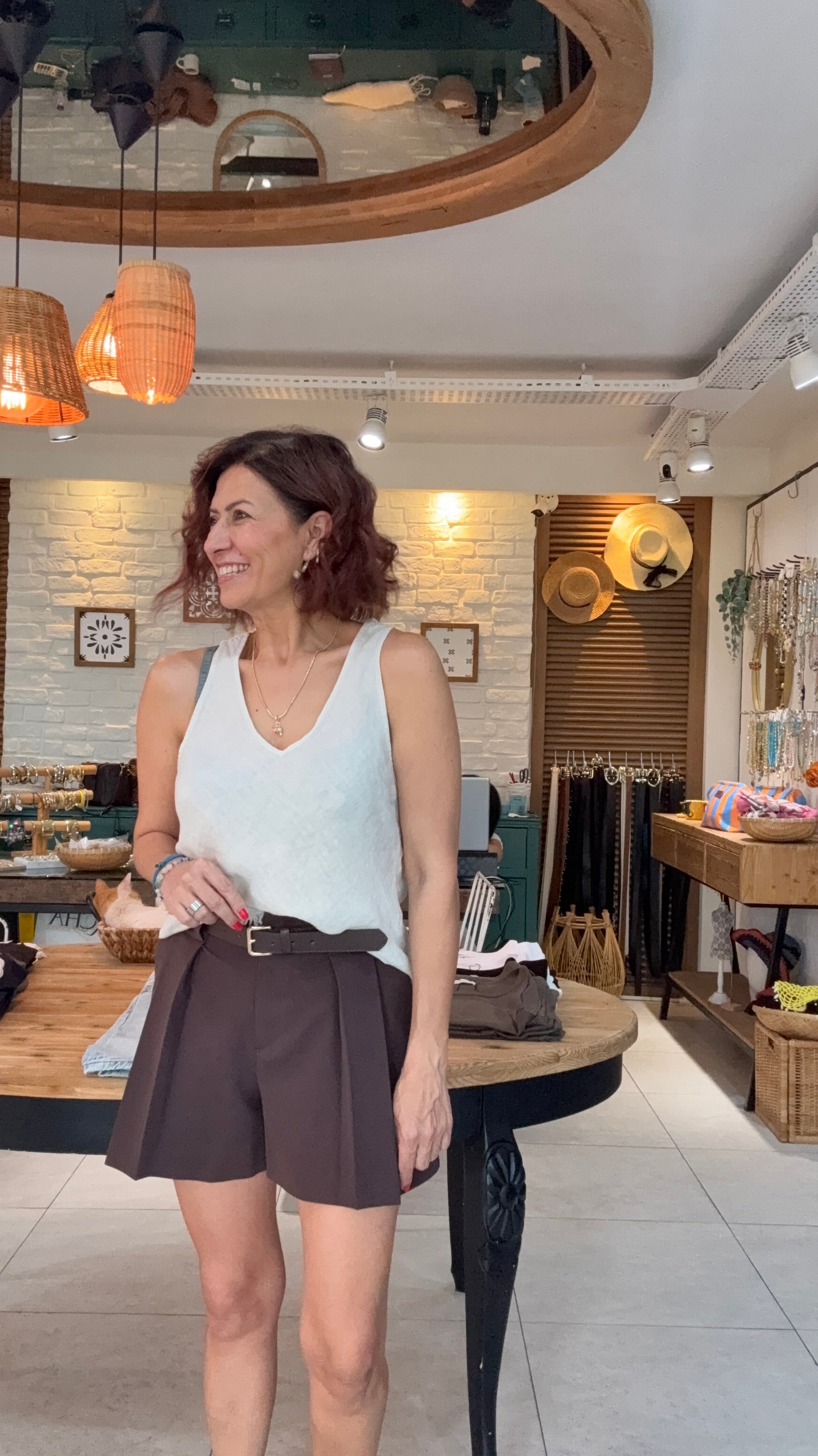 Kemerli Pileli Şort Kahverengi