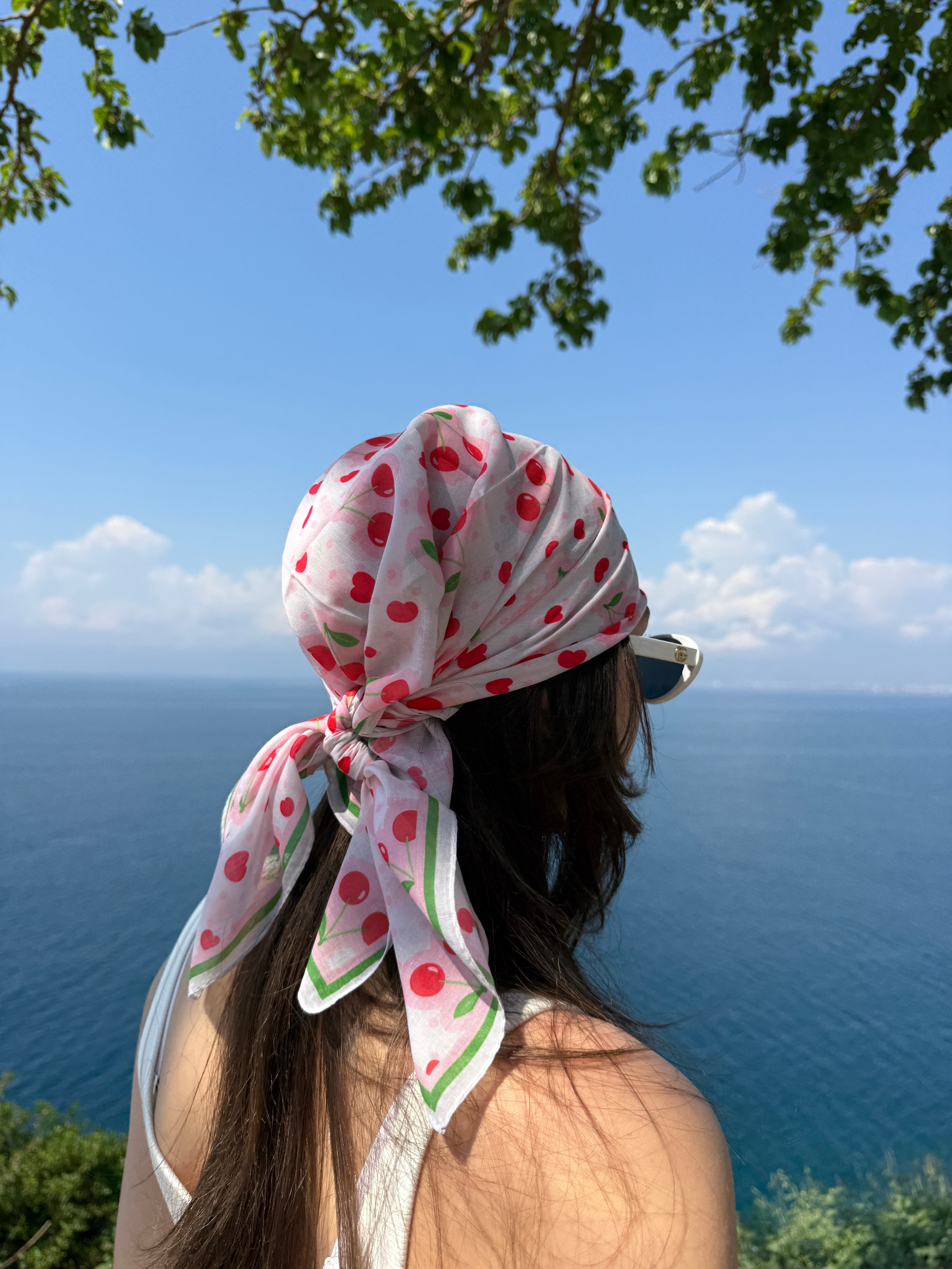 Kirazlı Fular 70*70