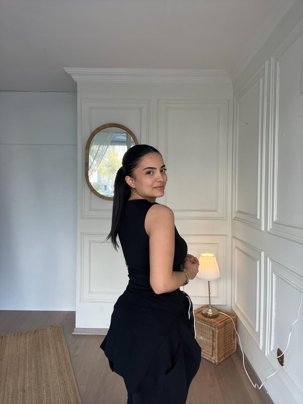 Kolsuz Basic Crop Top Siyah