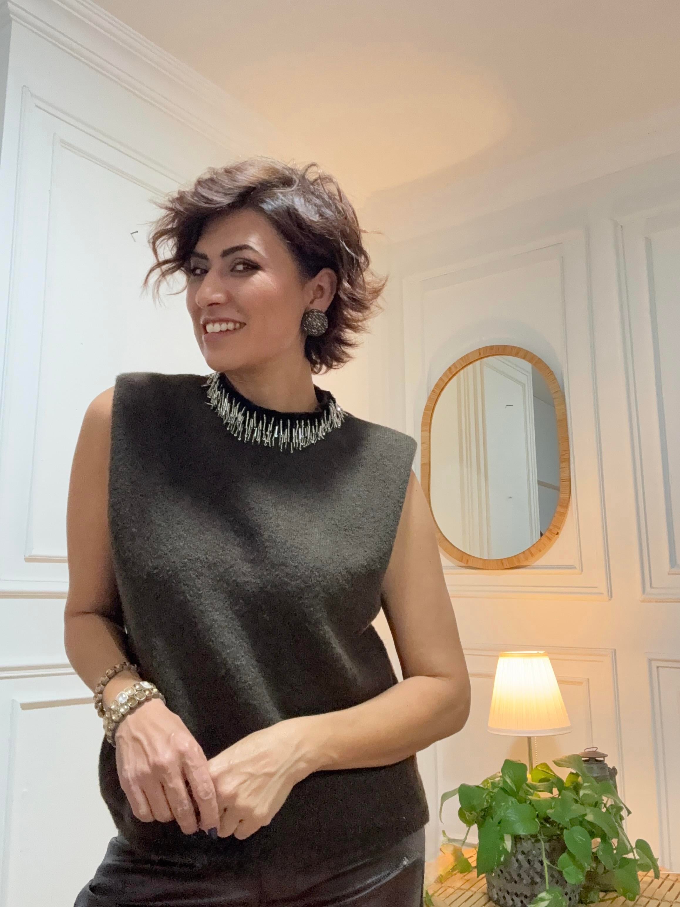 Kolsuz Yakası Taşlı Kazak Kahverengi