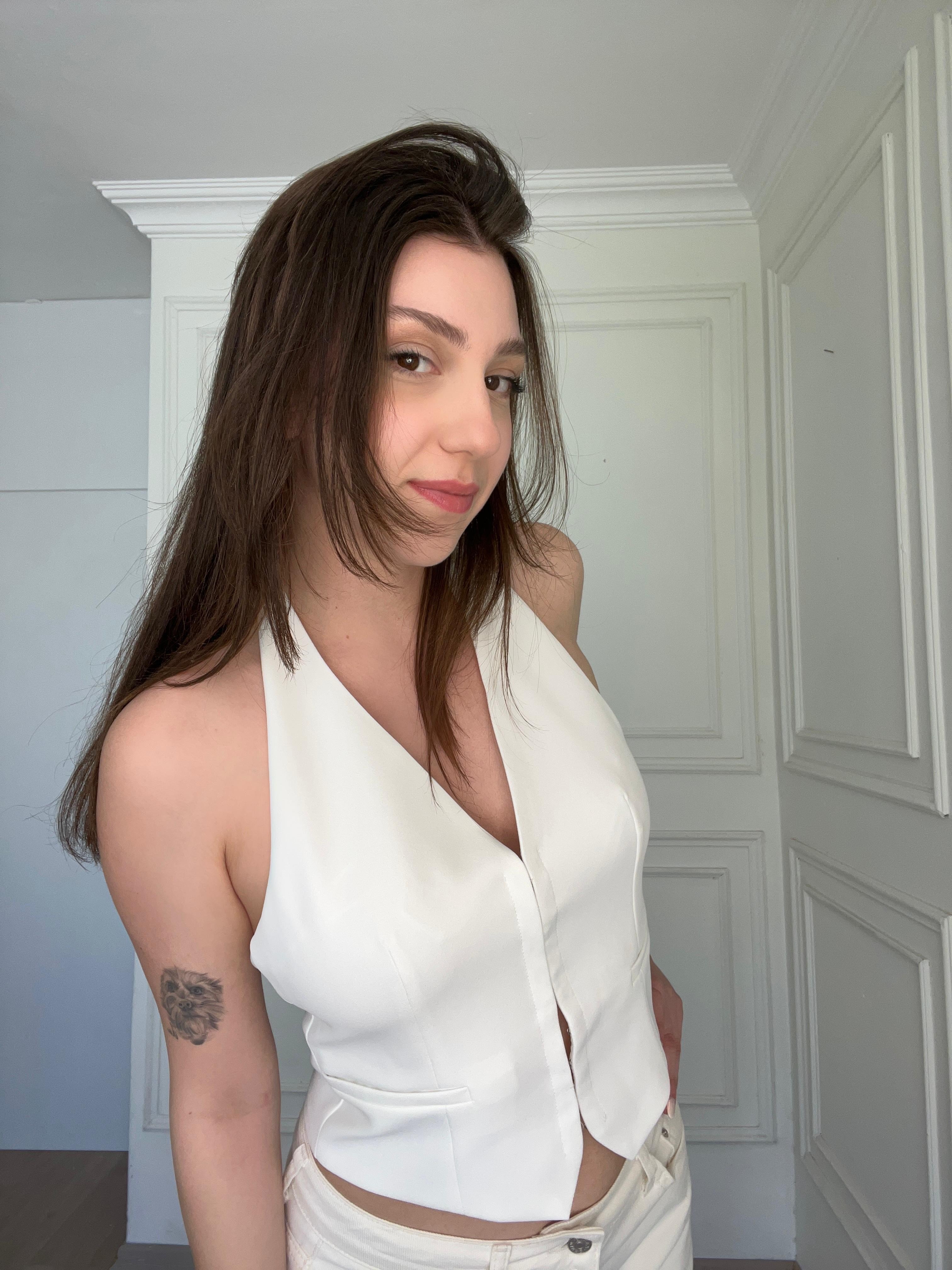 Mavi Kuşak Detaylı Beyaz Yelek