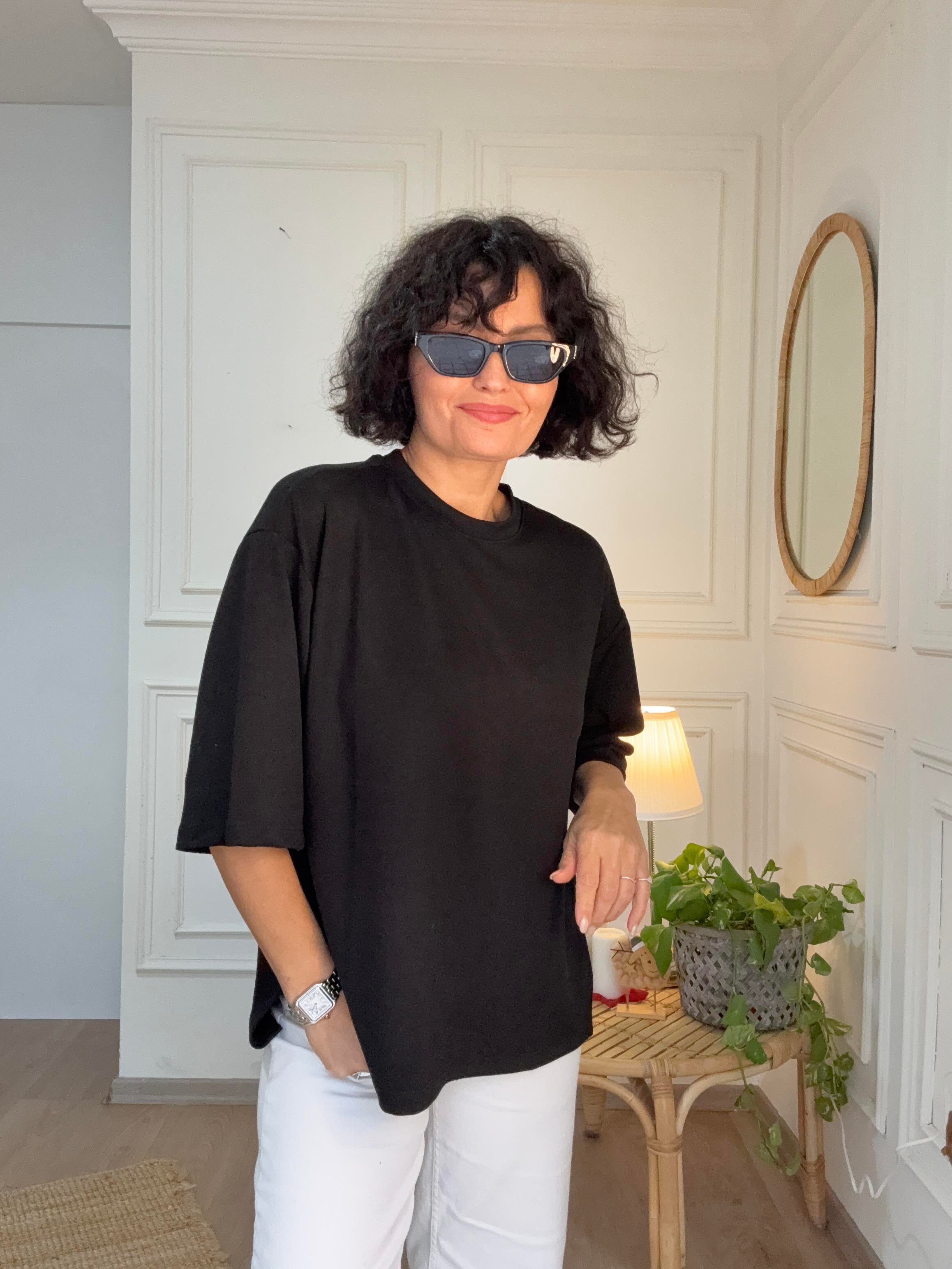 Modal Kumaş Yırtmaçlı Oversize Tişört Siyah