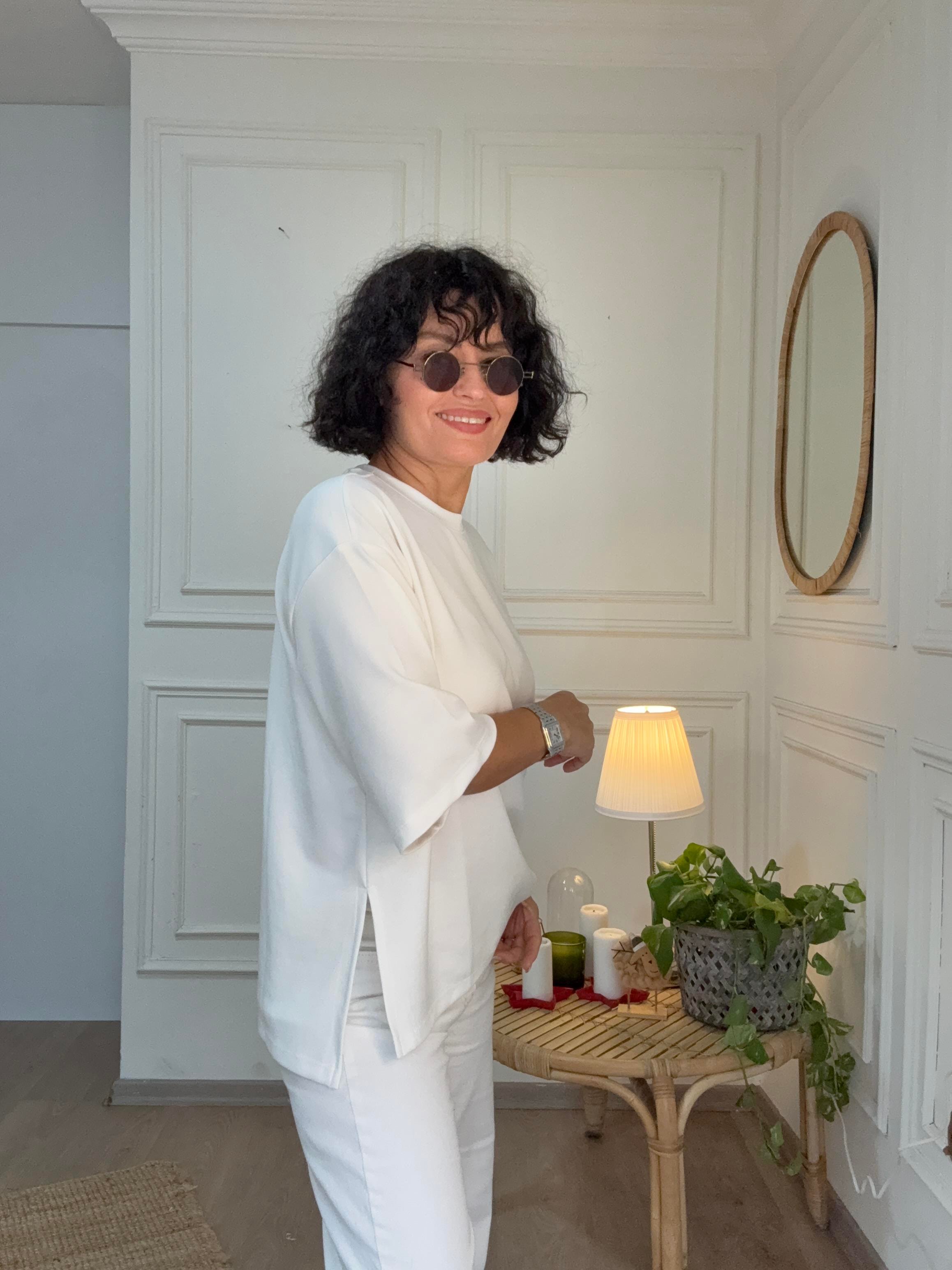 Modal Kumaş Yırtmaçlı Oversize Tişört Ekru