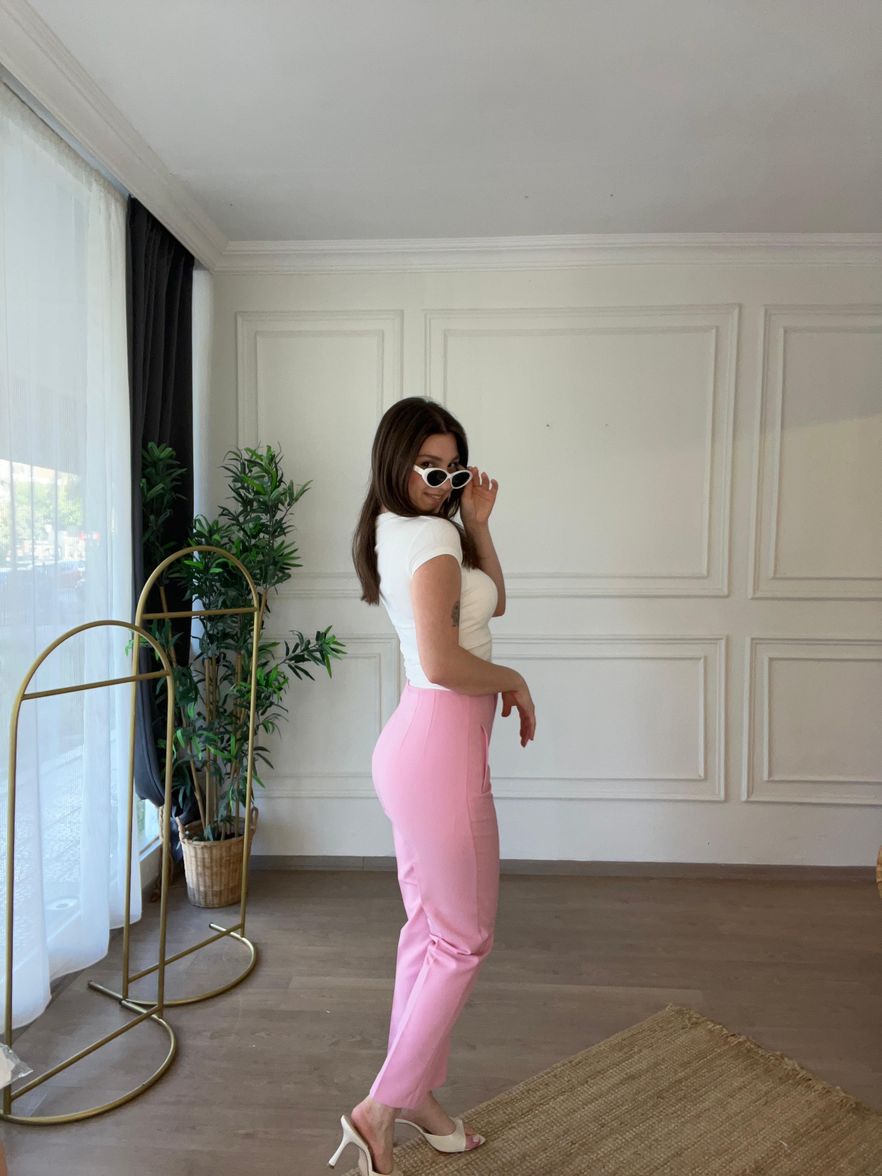 Önden Pens Detaylı Havuç Kumaş Pantolon Pembe