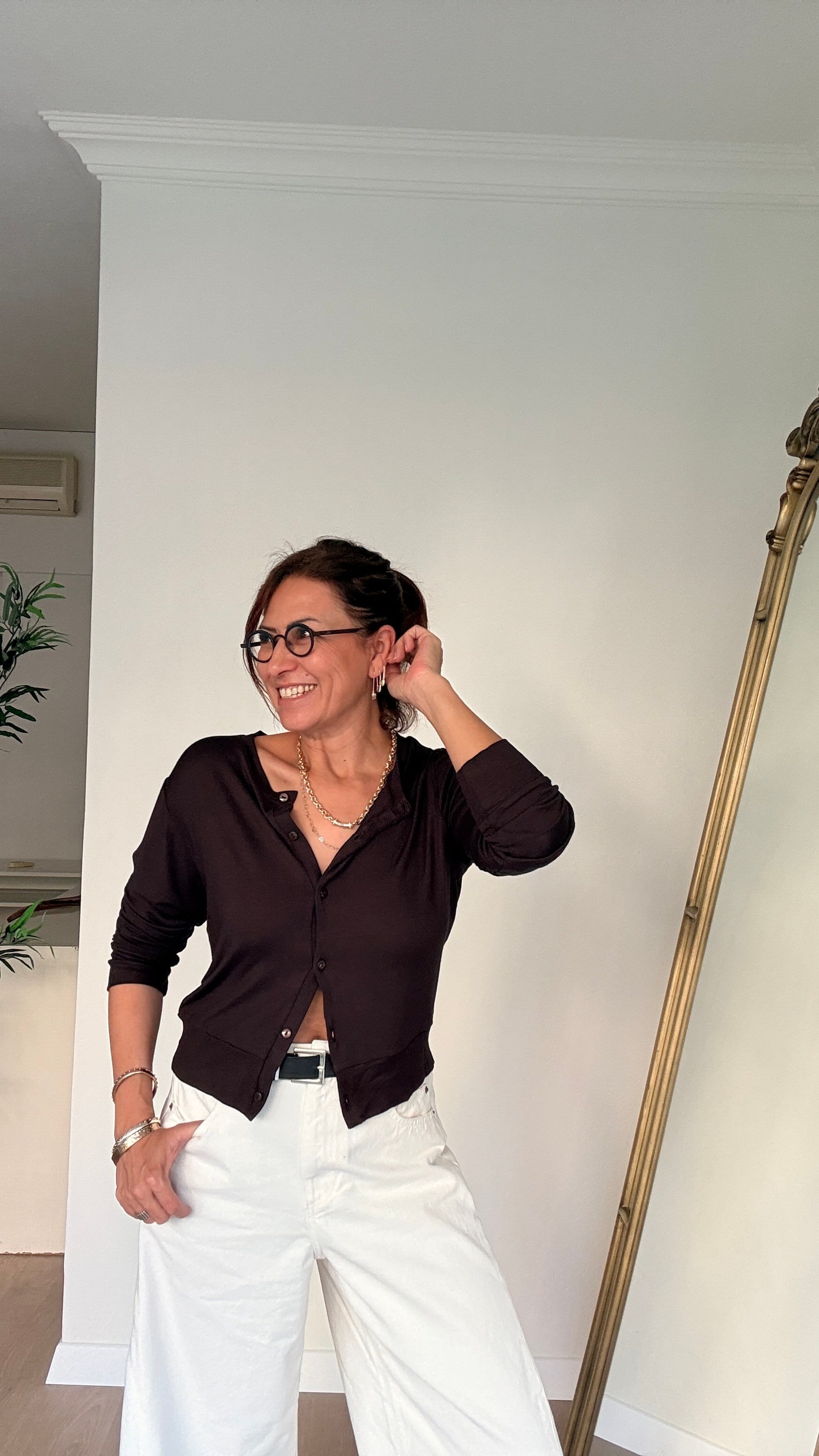 Önü Düğmeli Likralı Bluz Kahverengi
