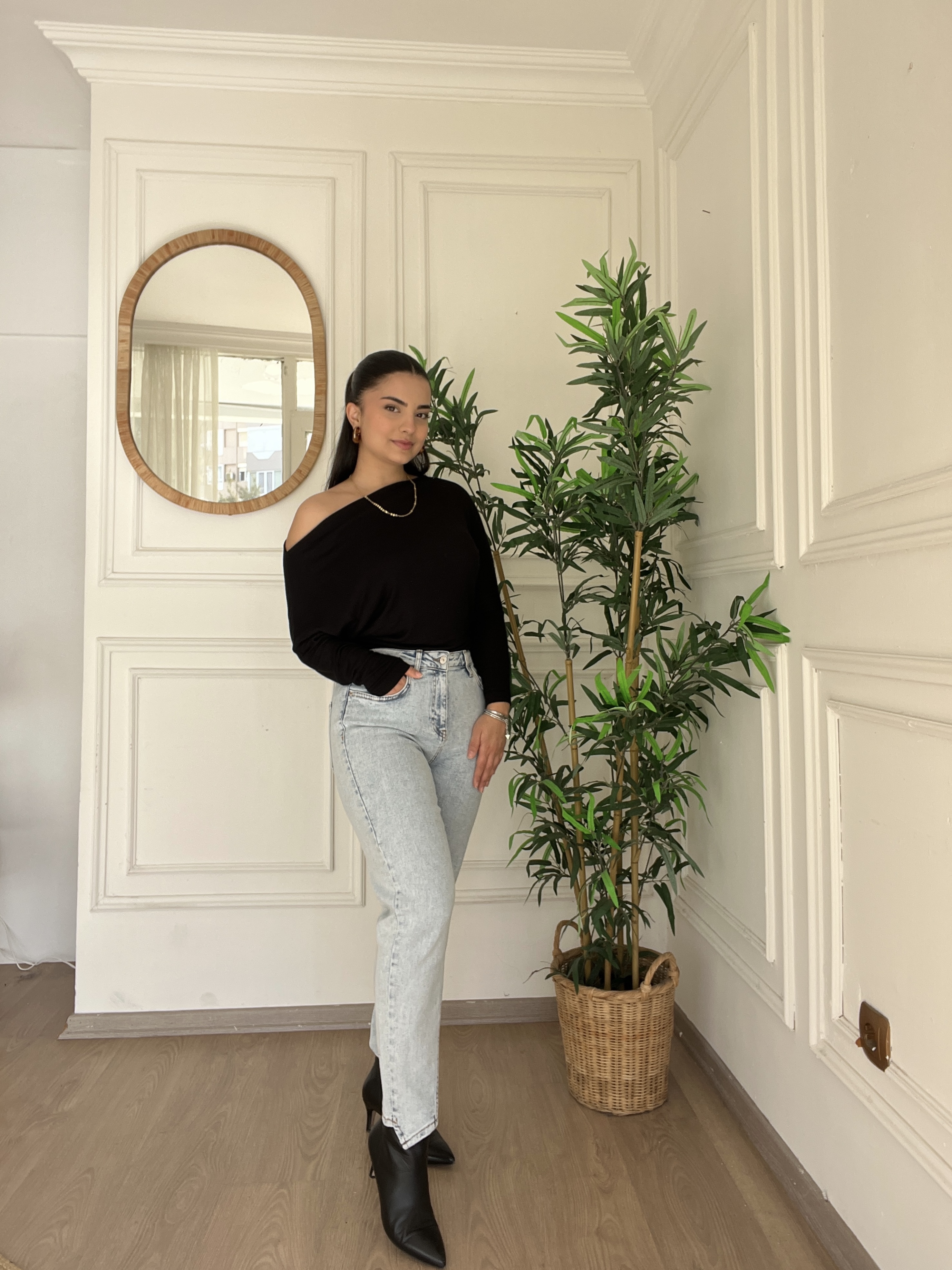 Paça Detaylı Mom Jean Açık Mavi