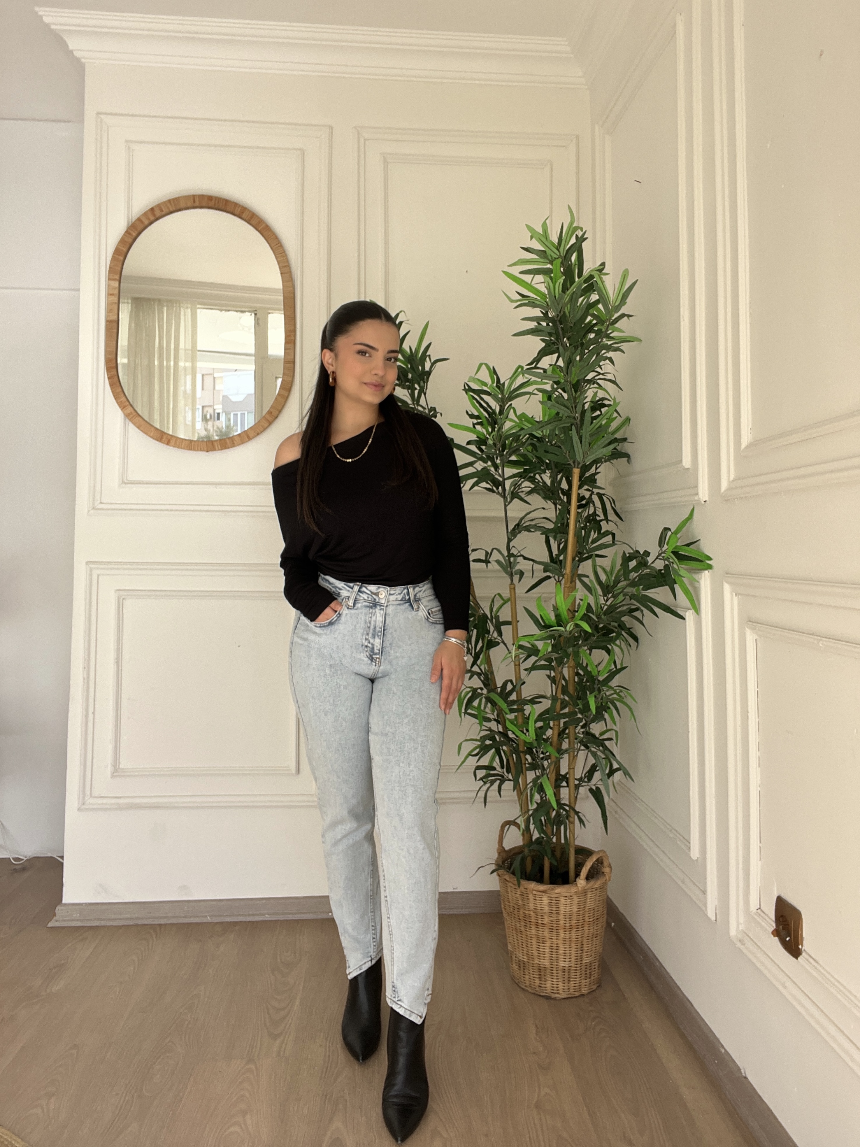 Paça Detaylı Mom Jean Açık Mavi