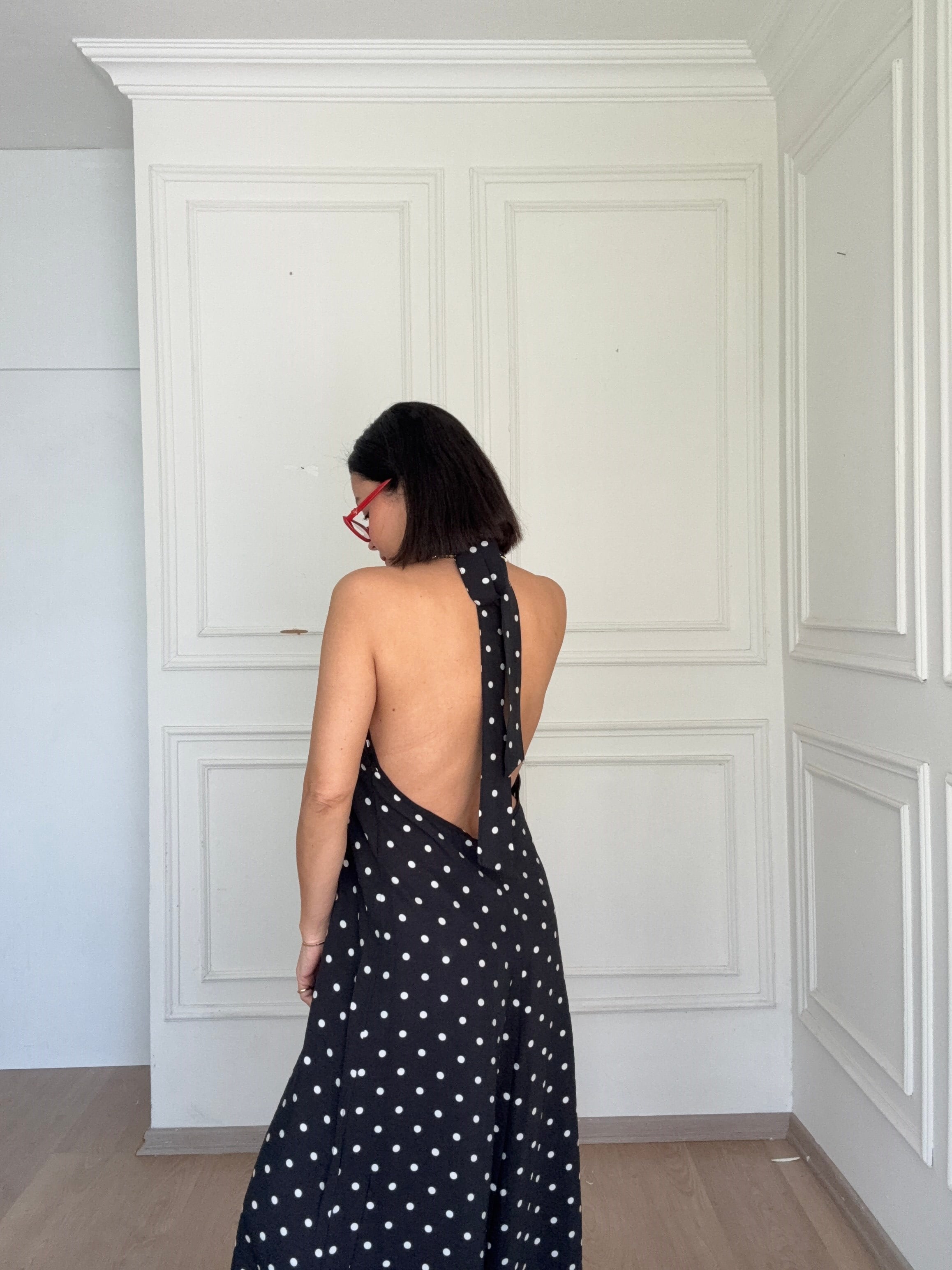 Puantiyeli sırt dekolye tencel elbise